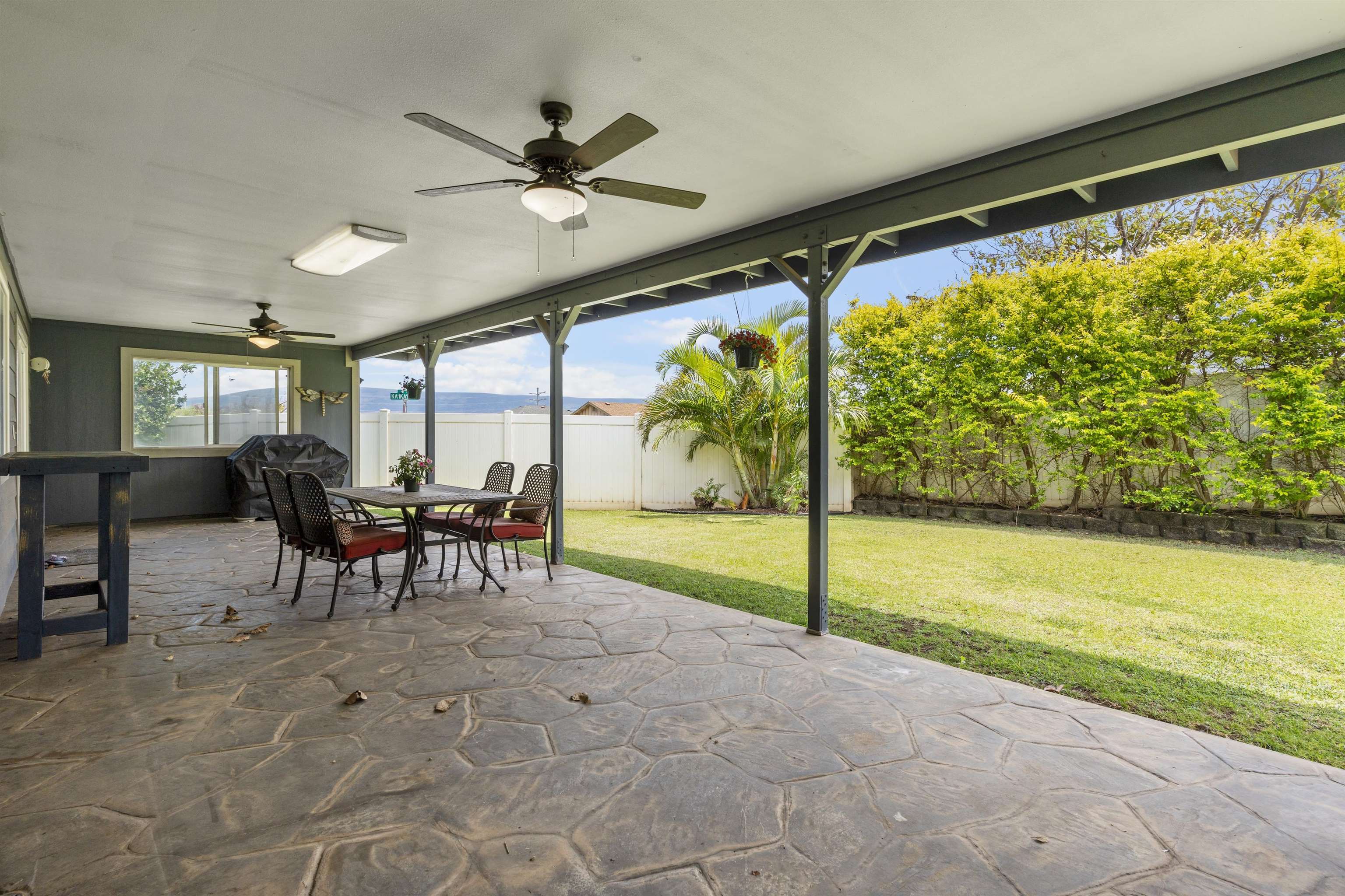 1  Makahakaha Loop , Wailuku home - photo 15 of 37