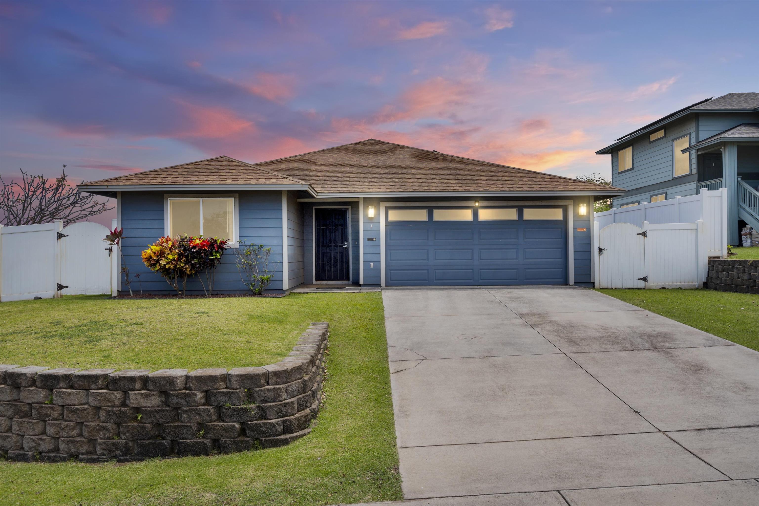 1  Makahakaha Loop , Wailuku home - photo 3 of 37