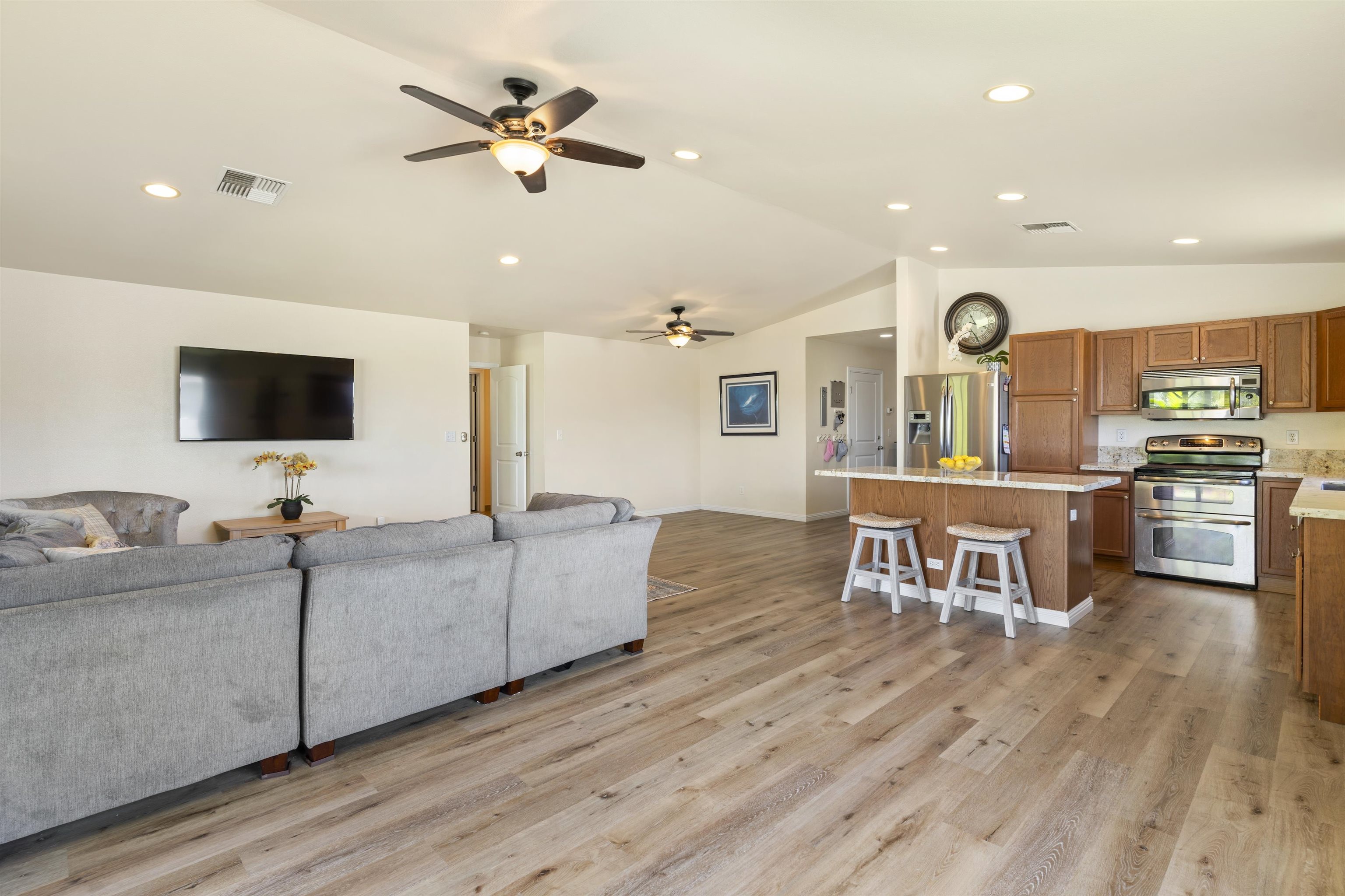 1  Makahakaha Loop , Wailuku home - photo 6 of 37