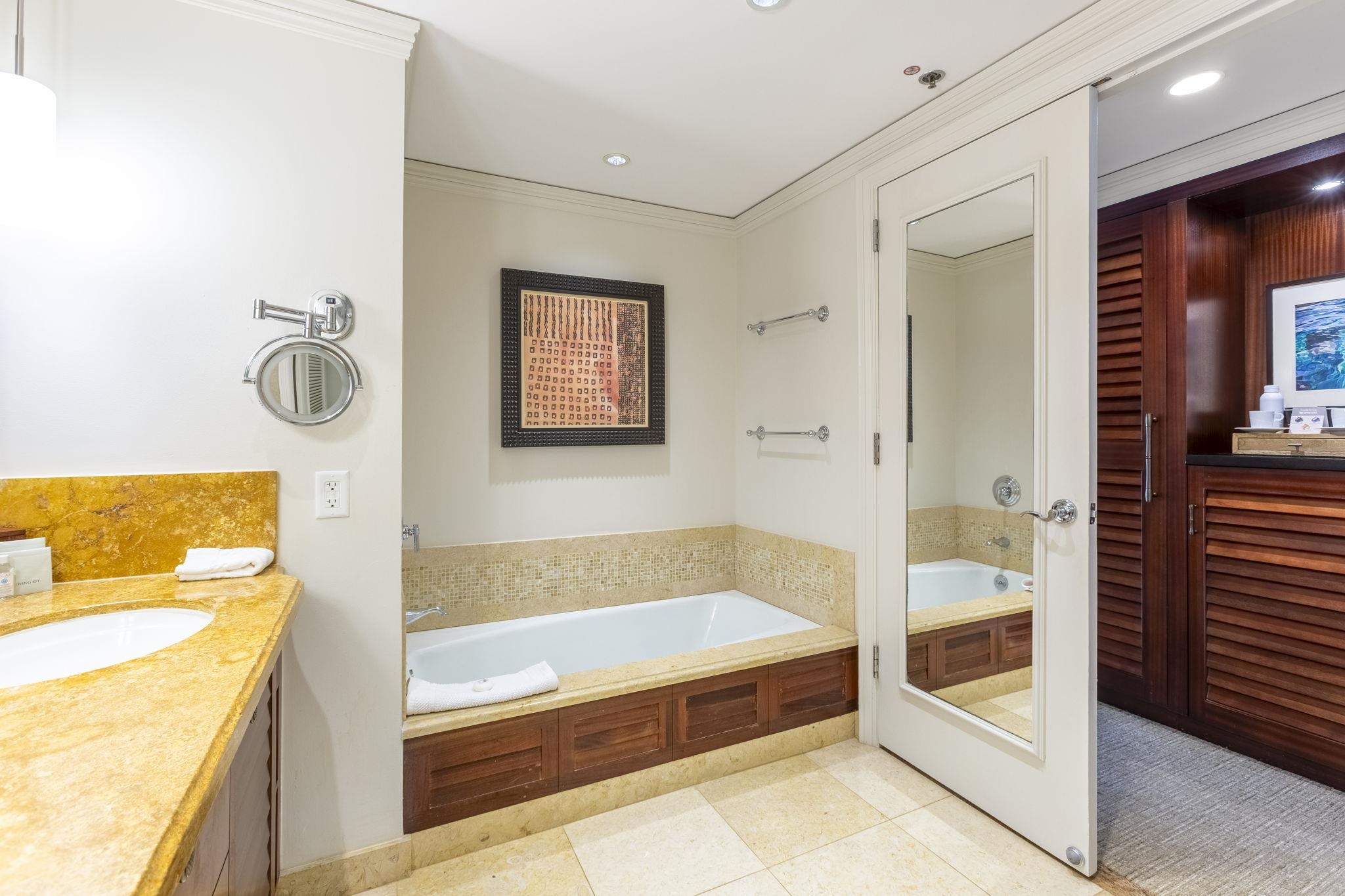 The Ritz Carlton Residences condo # 1221-23, Lahaina, Hawaii - photo 28 of 50
