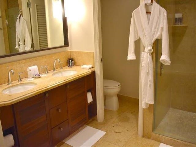 The Ritz Carlton Residences condo # 1602, Lahaina, Hawaii - photo 5 of 30