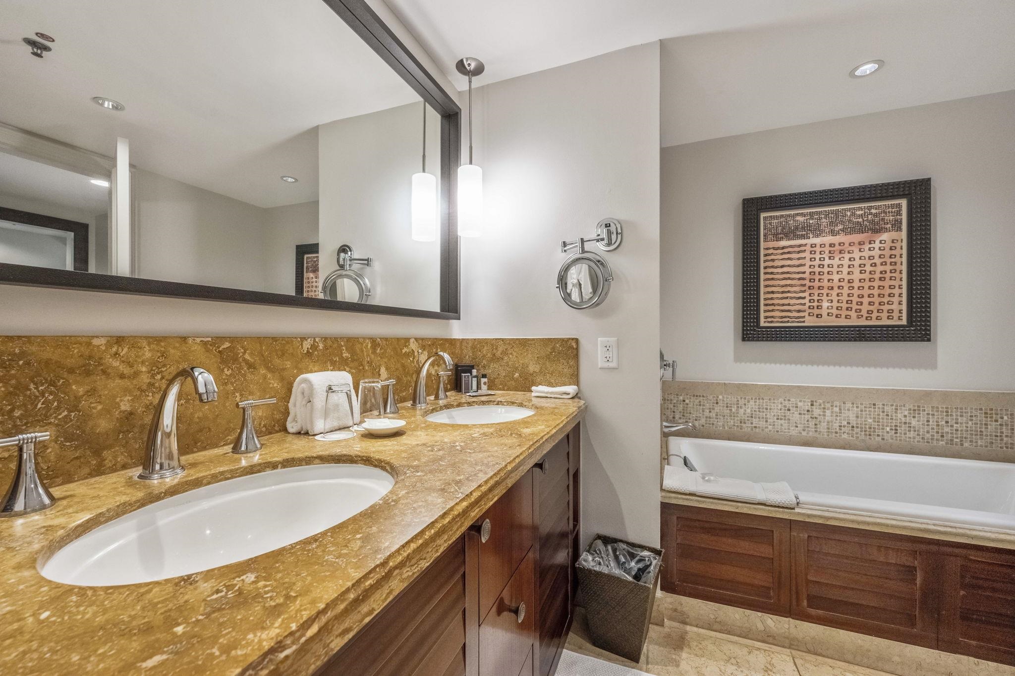 The Ritz Carlton Residences condo # 1614-1616, Lahaina, Hawaii - photo 16 of 40