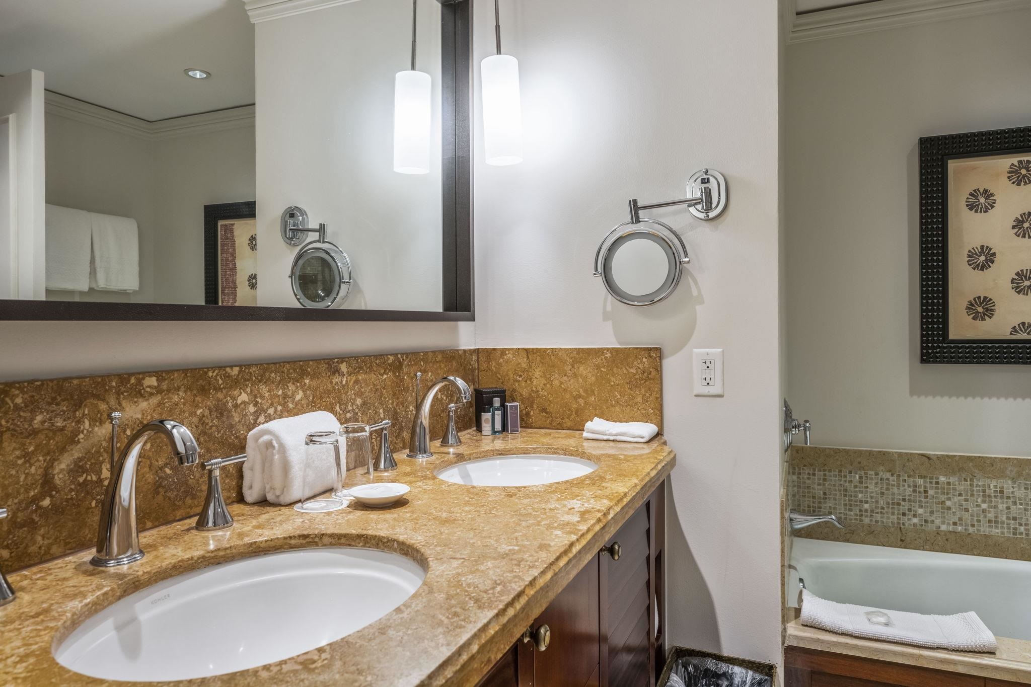 The Ritz Carlton Residences condo # 1614-1616, Lahaina, Hawaii - photo 19 of 40