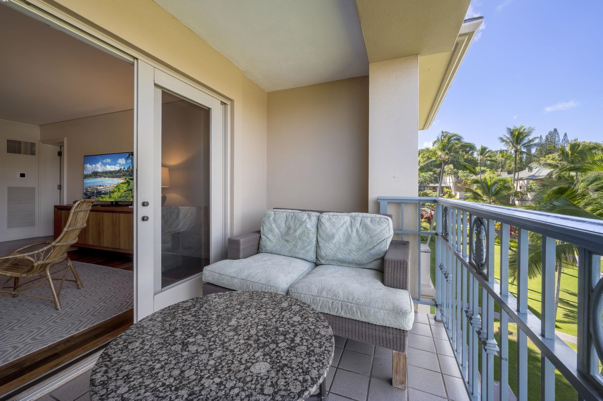 The Ritz Carlton Residences condo # 1712, Lahaina, Hawaii - photo 5 of 30