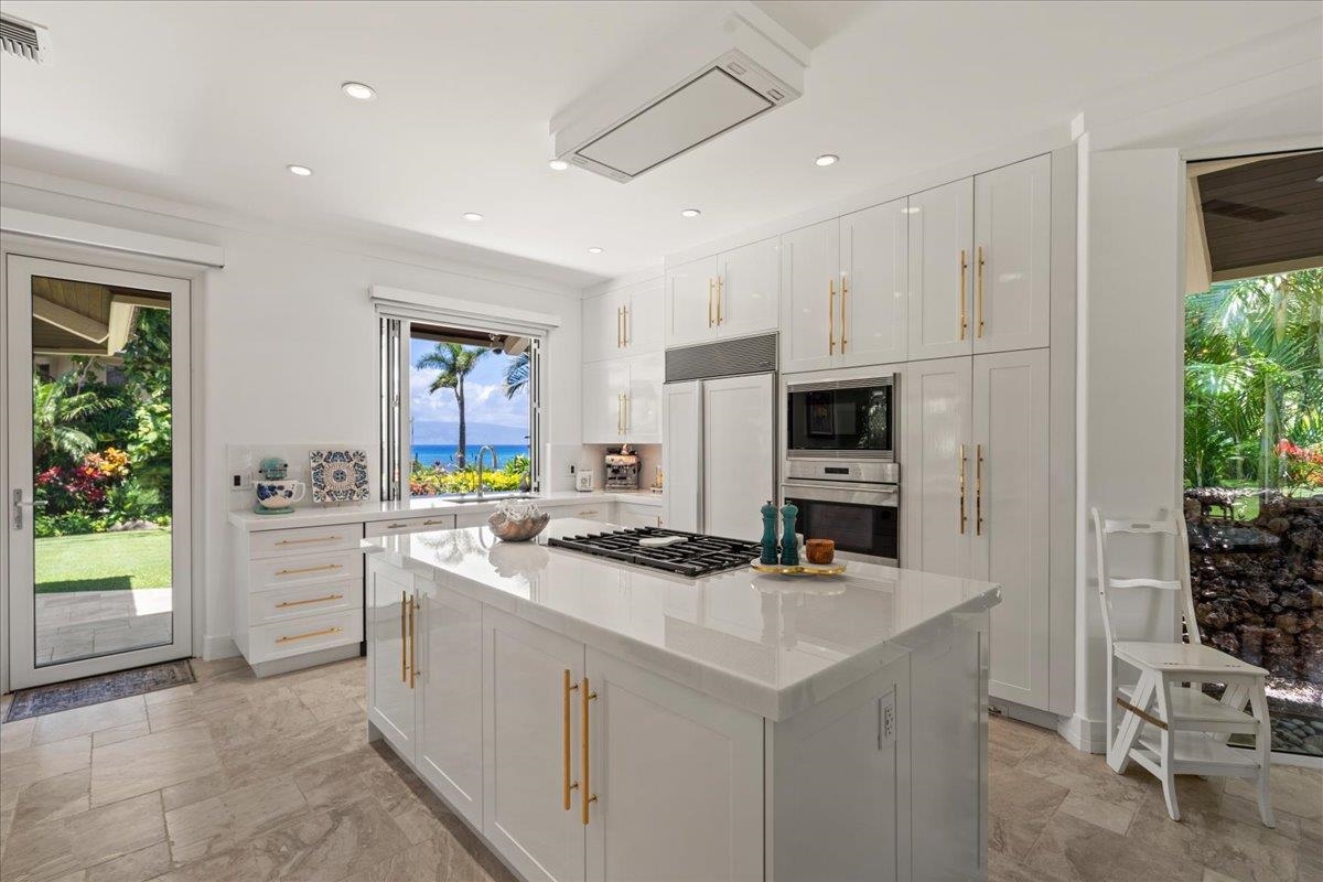10  Hui Rd E Rd , Napili/Kahana/Honokowai home - photo 8 of 50