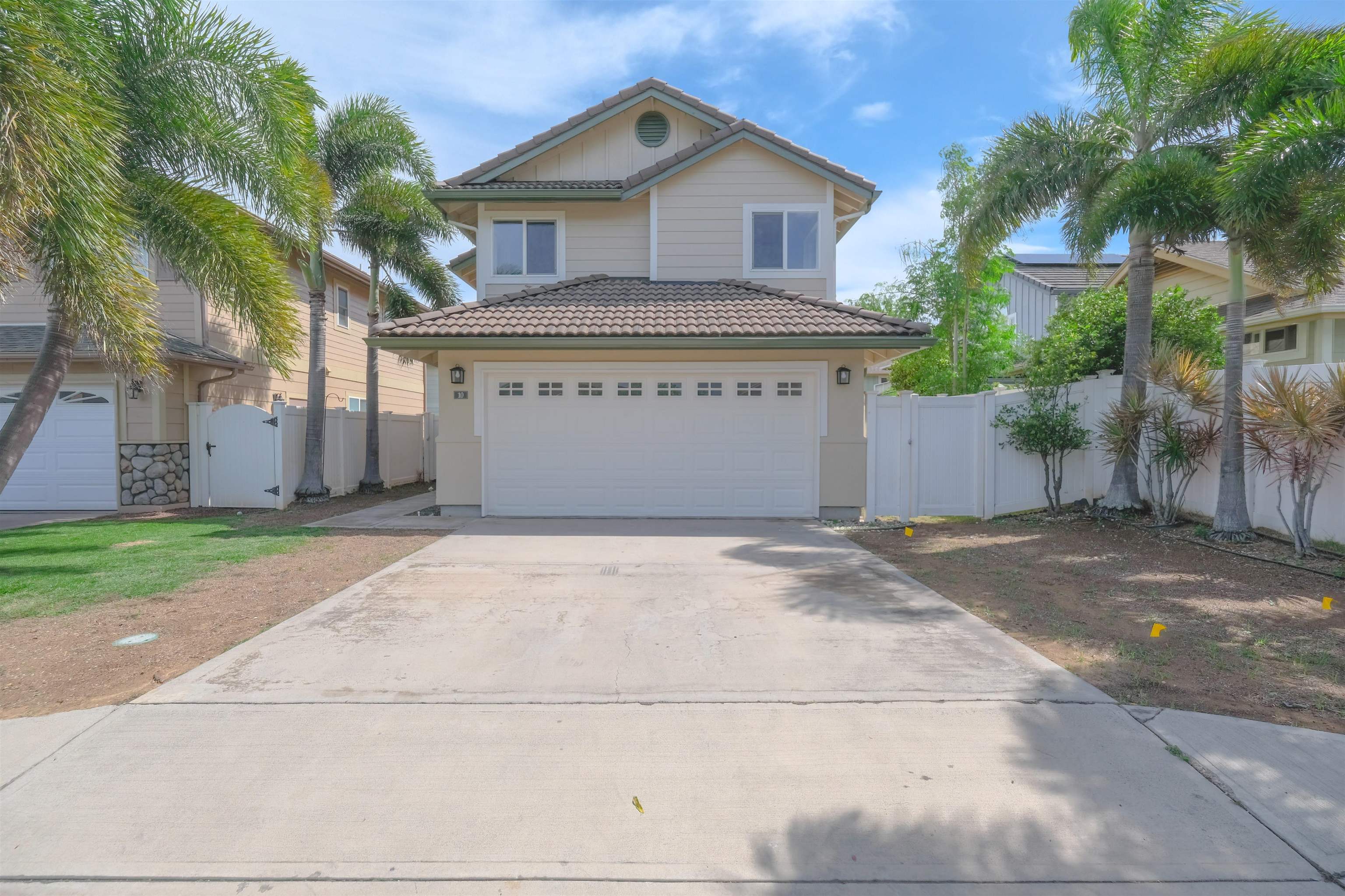 10 Molehulehu Loop , Kahului, Hi 96732 Legends