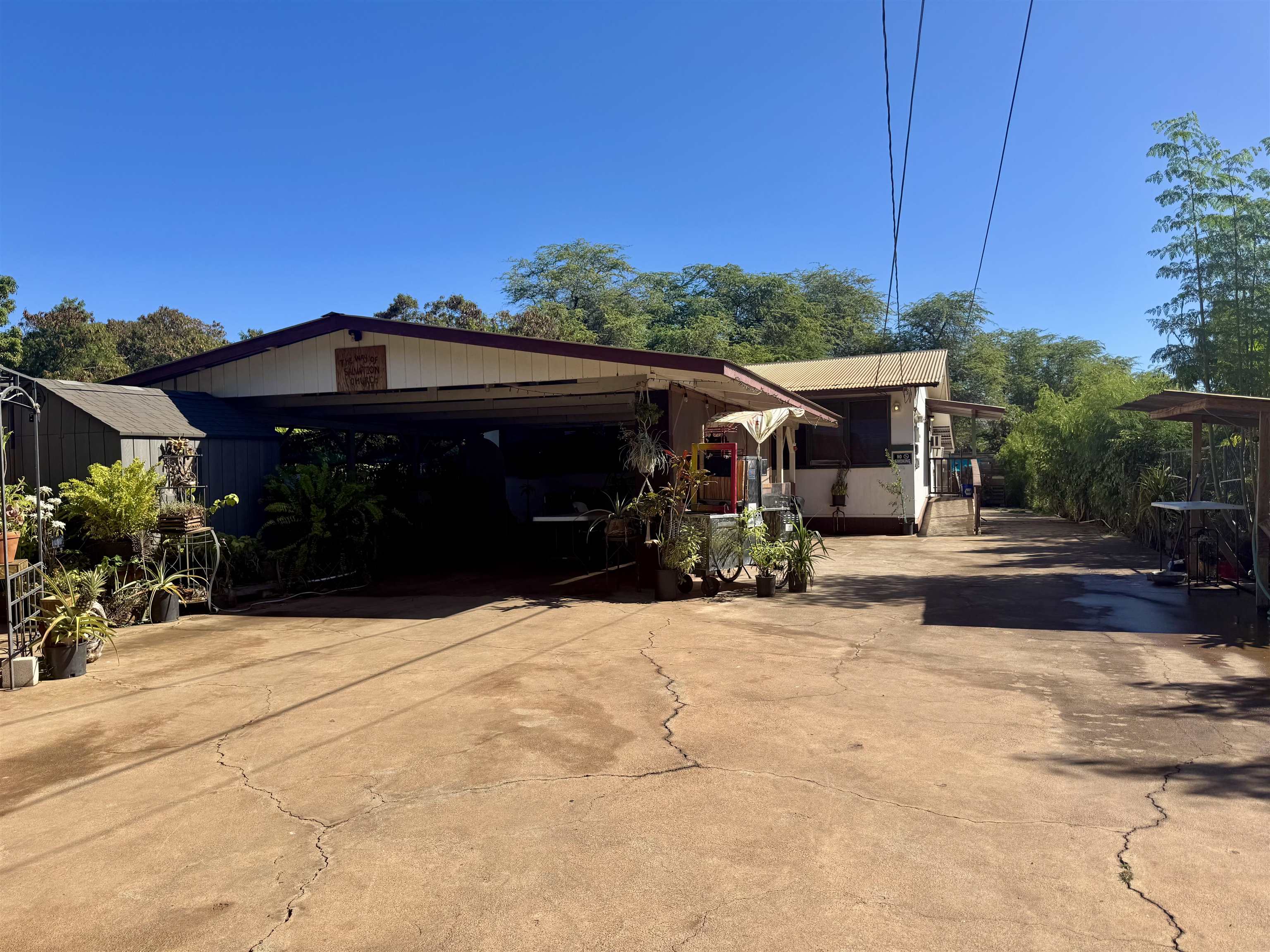 100  Hotel Ln , Molokai home - photo 4 of 39