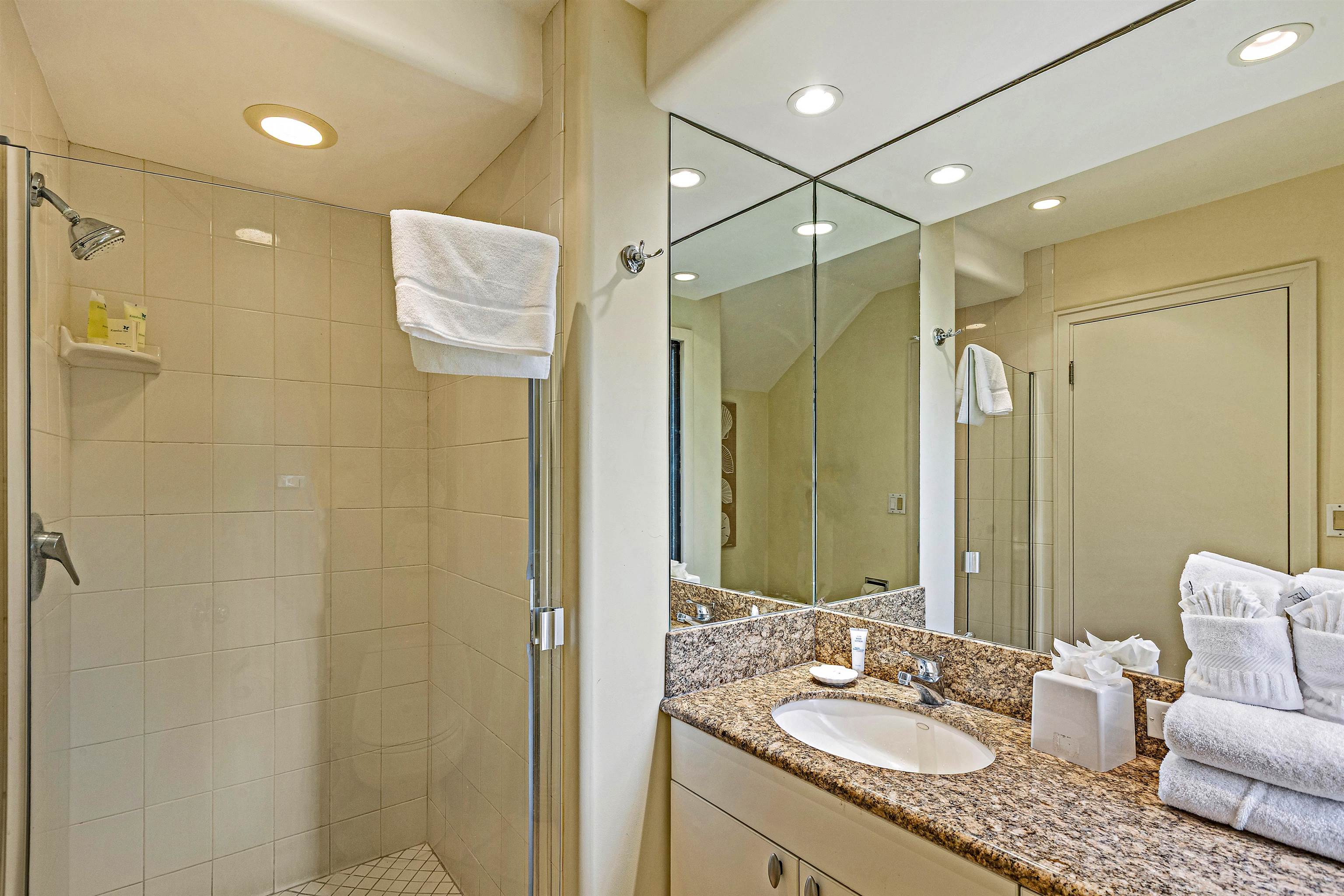 Kapalua Ridge condo # 2022, Lahaina, Hawaii - photo 19 of 35