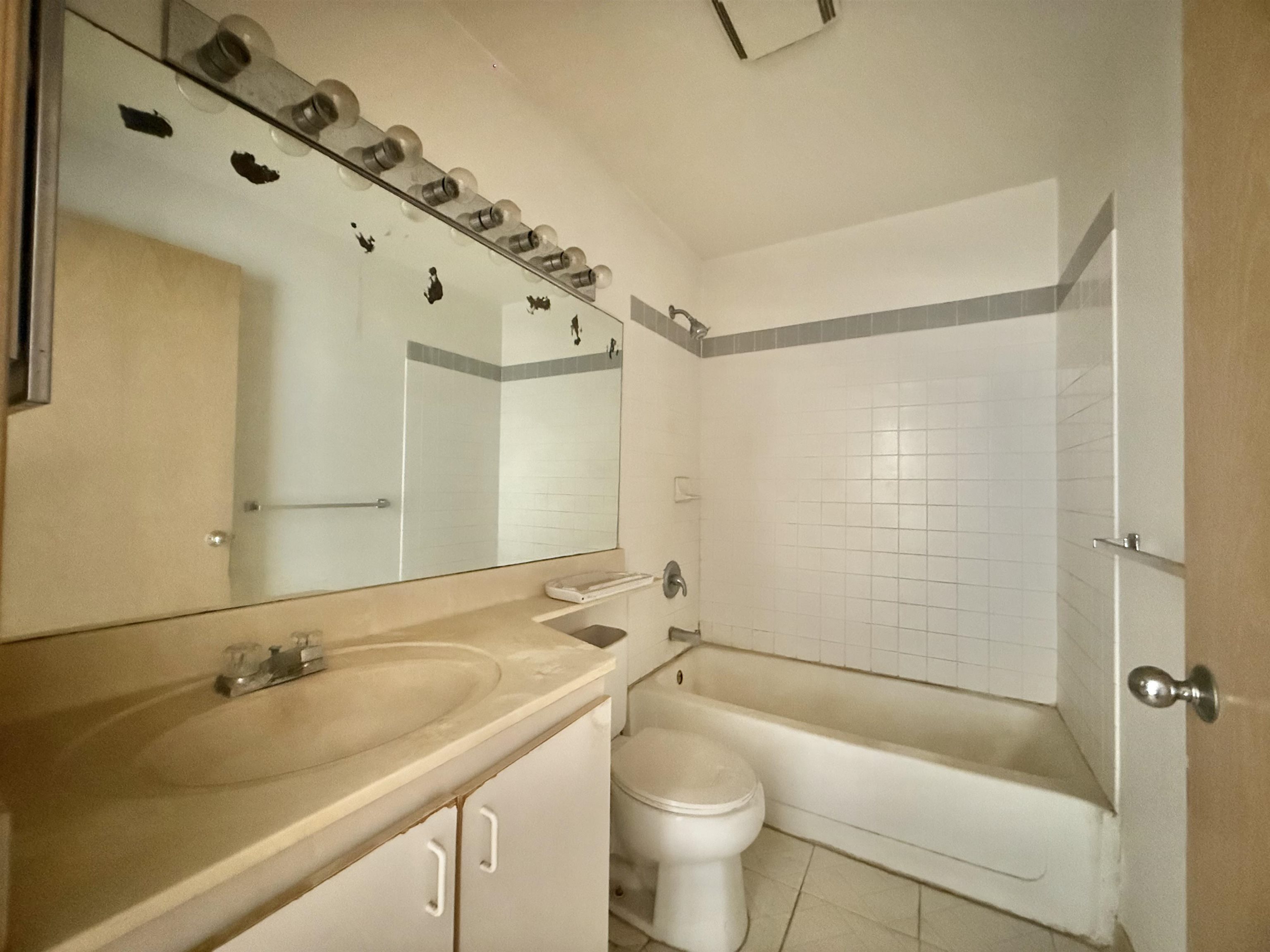 Iao Parkside II condo # 21-204, Wailuku, Hawaii - photo 11 of 14