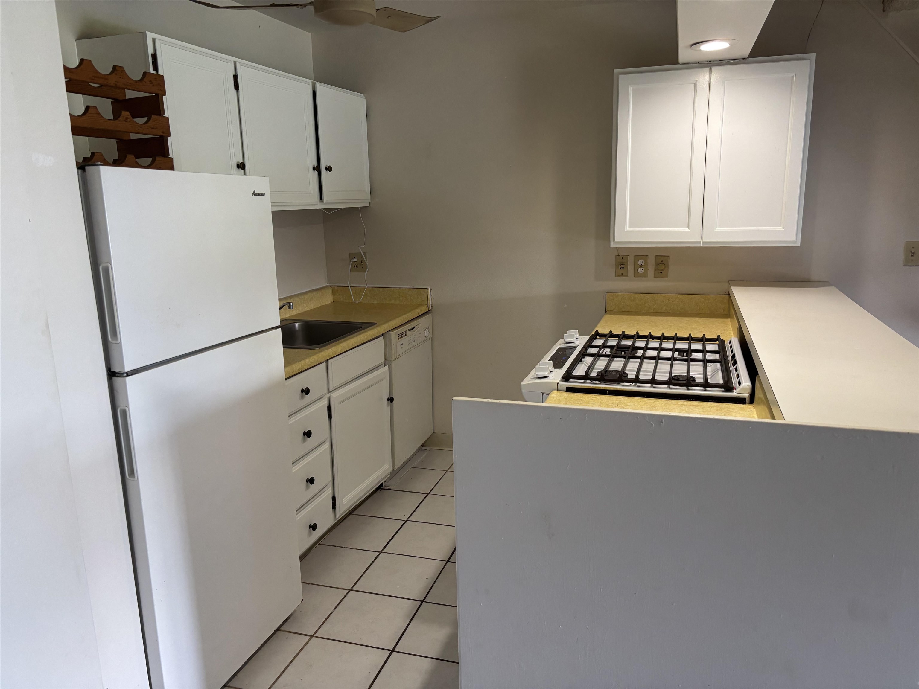 Molokai Shores condo # 320B, Kaunakakai, Hawaii - photo 5 of 15