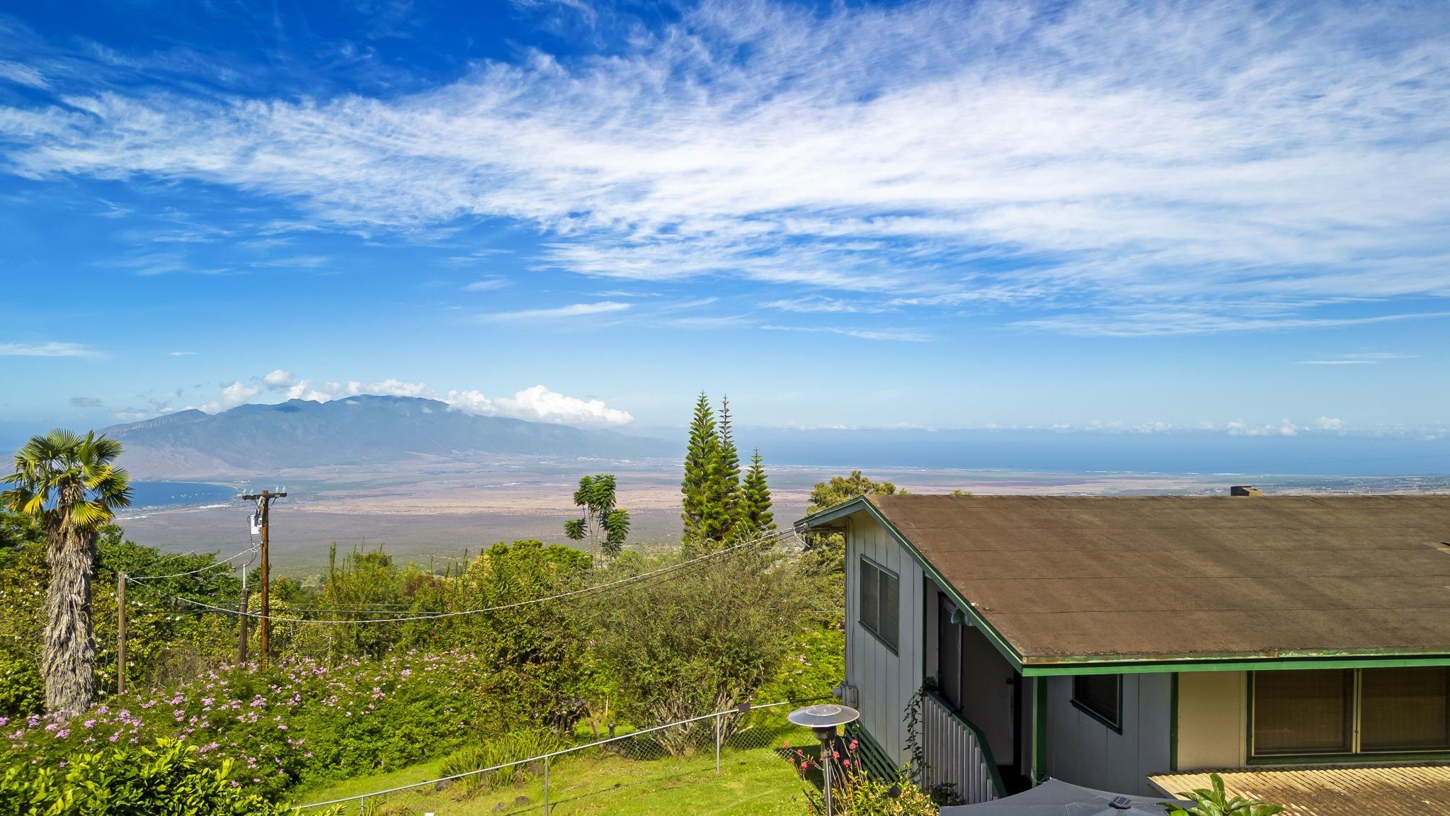 1000  Middle Rd , Kula/Ulupalakua/Kanaio home - photo 3 of 32