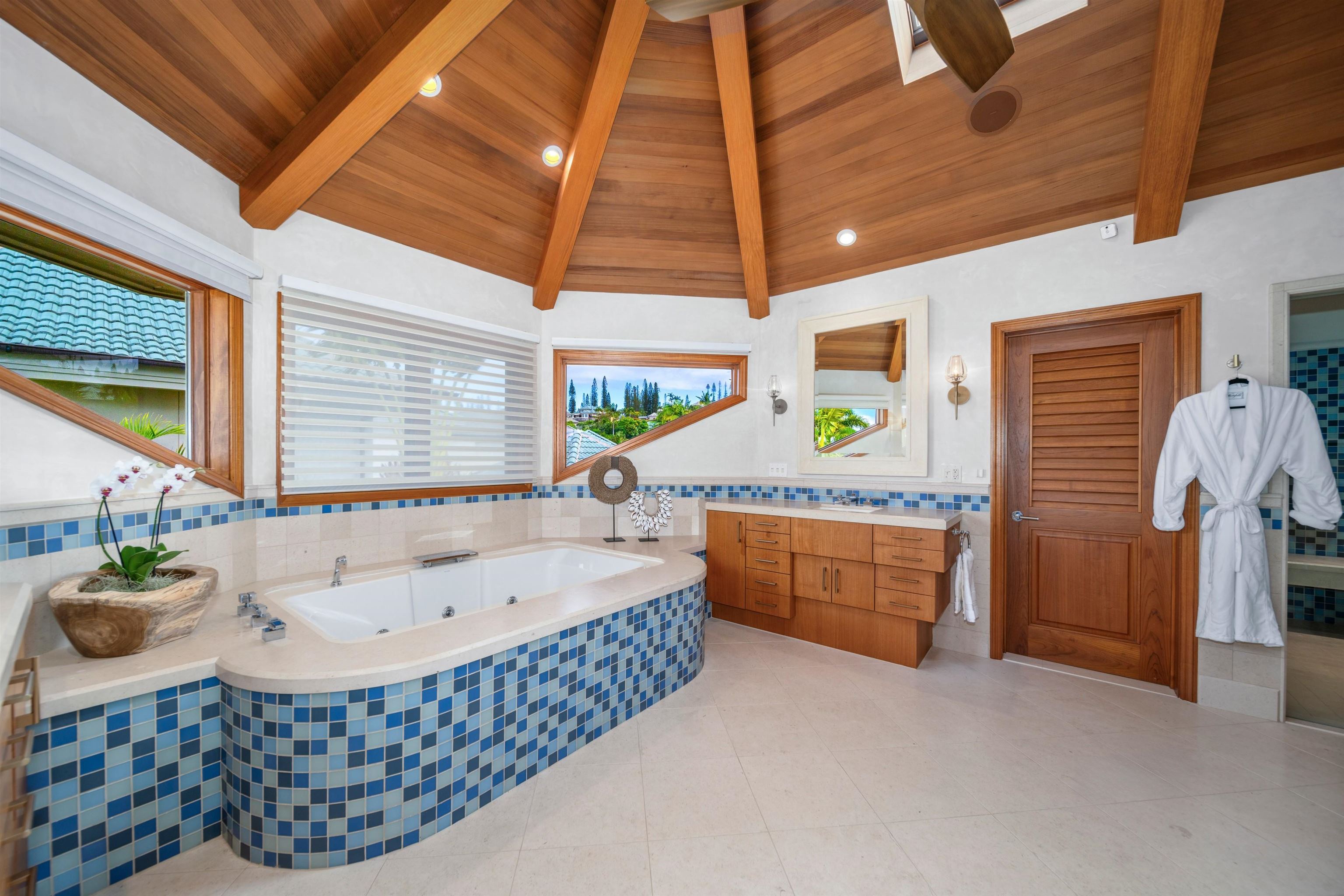 1008  Sunset Pl Pineapple Hill, Kapalua home - photo 35 of 50