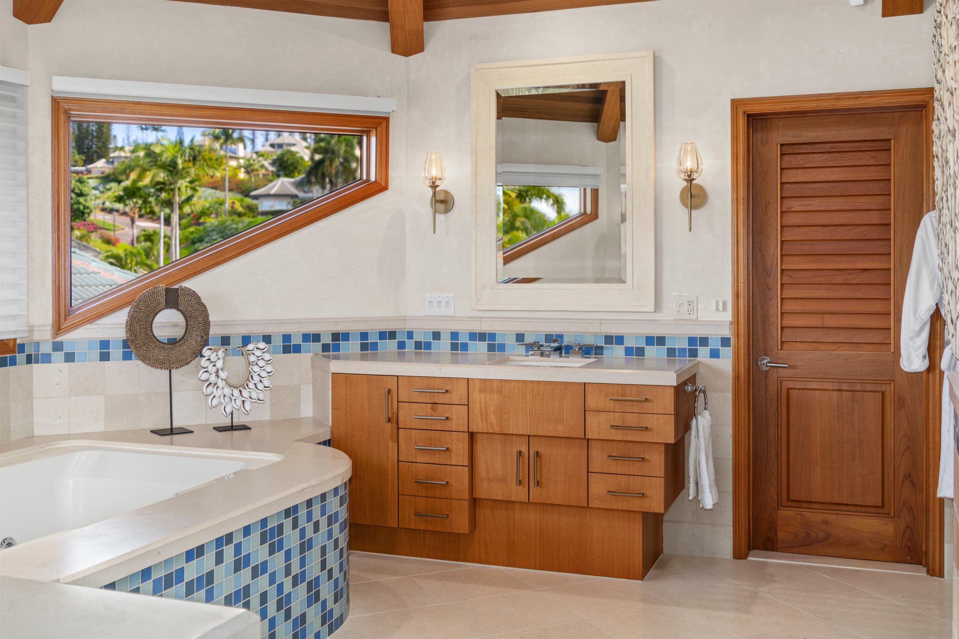 1008  Sunset Pl Pineapple Hill, Kapalua home - photo 36 of 50