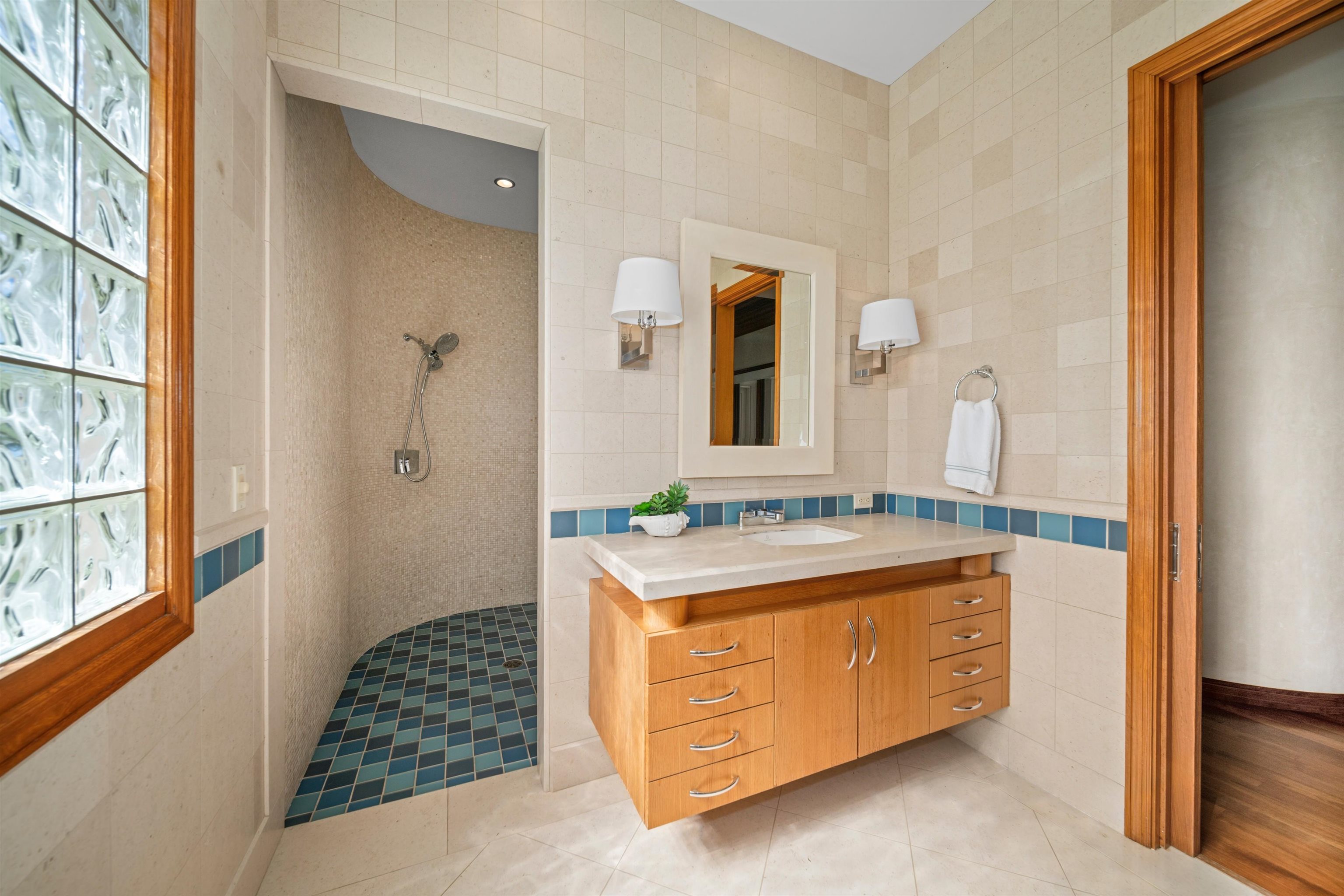 1008  Sunset Pl Pineapple Hill, Kapalua home - photo 39 of 50