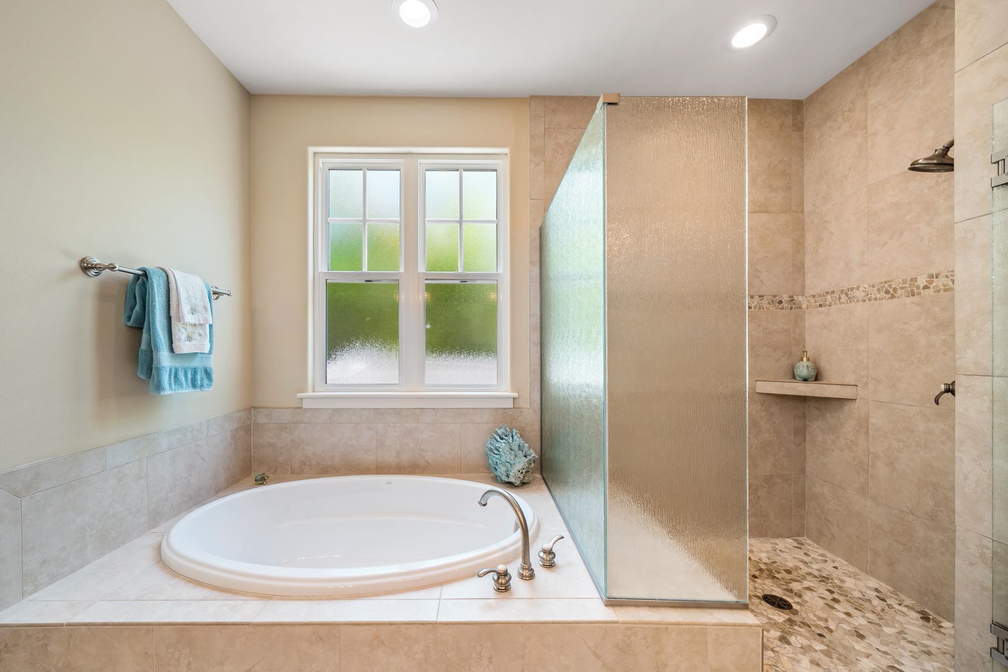 Hokulani Golf Villas condo # 38, Kihei, Hawaii - photo 12 of 50