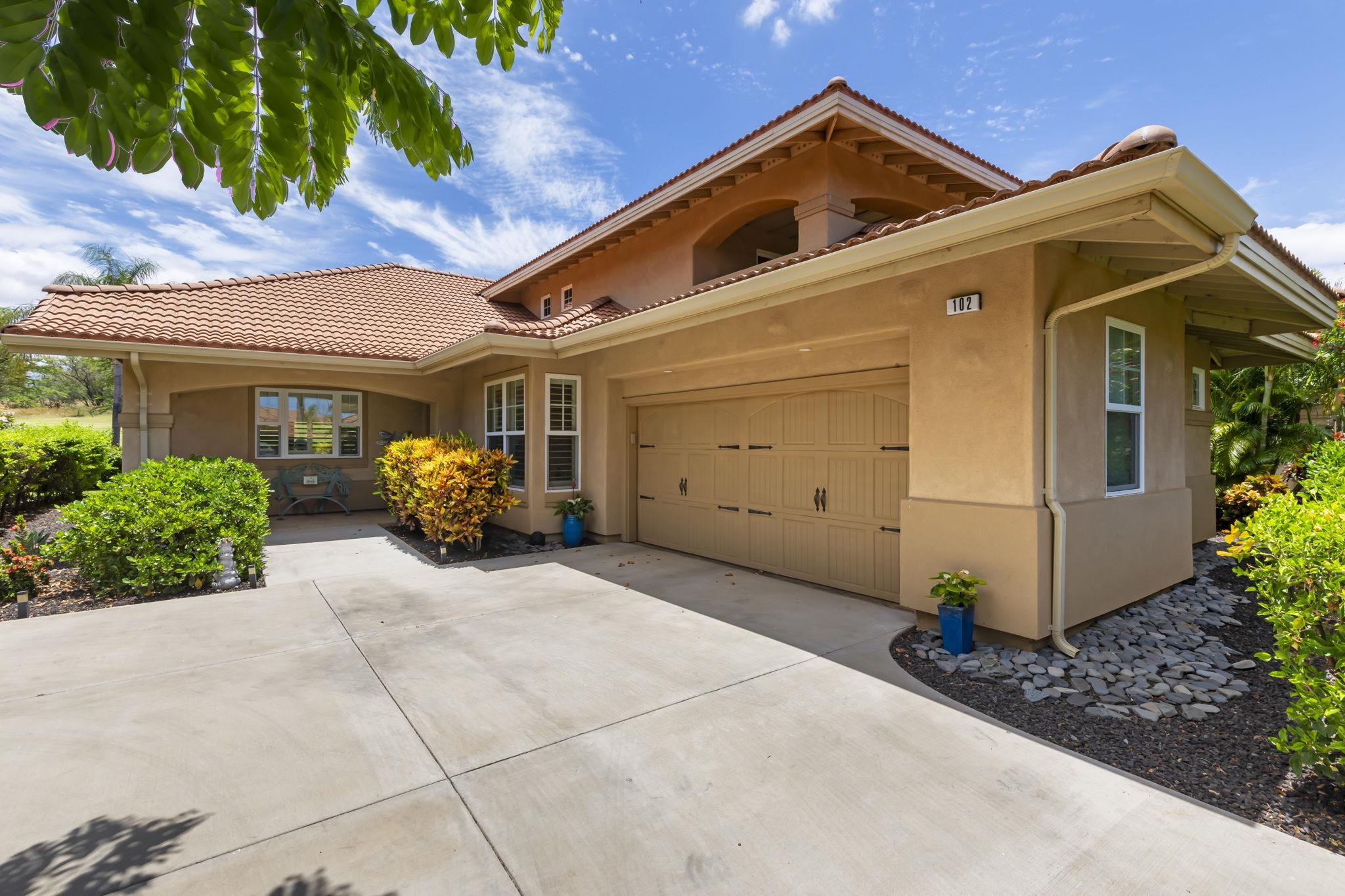 102  Umeke St Hokulani Golf Villas, Kihei home - photo 4 of 50