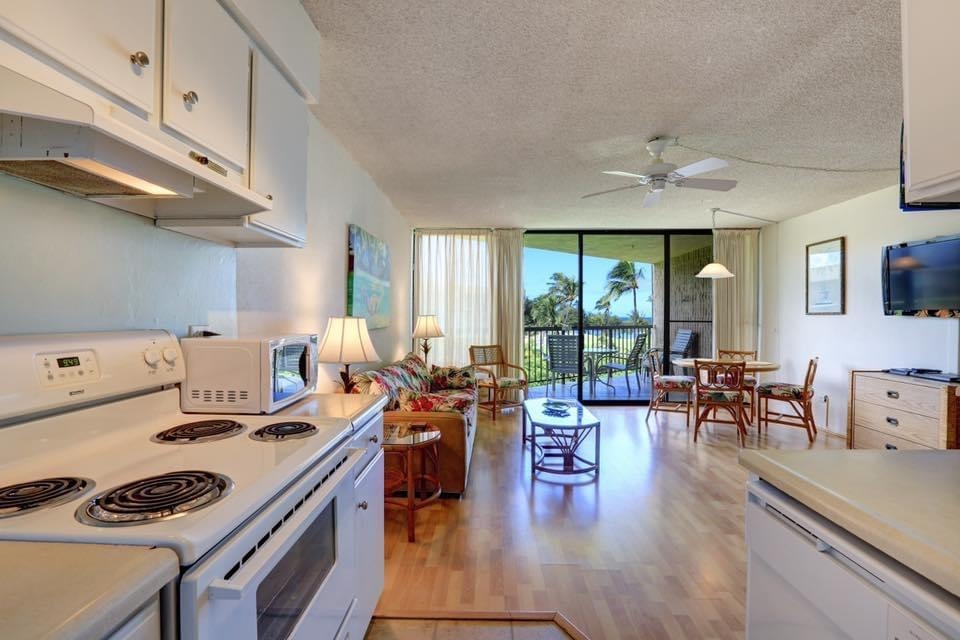 Maui Sunset condo # A410, Kihei, Hawaii - photo 5 of 23