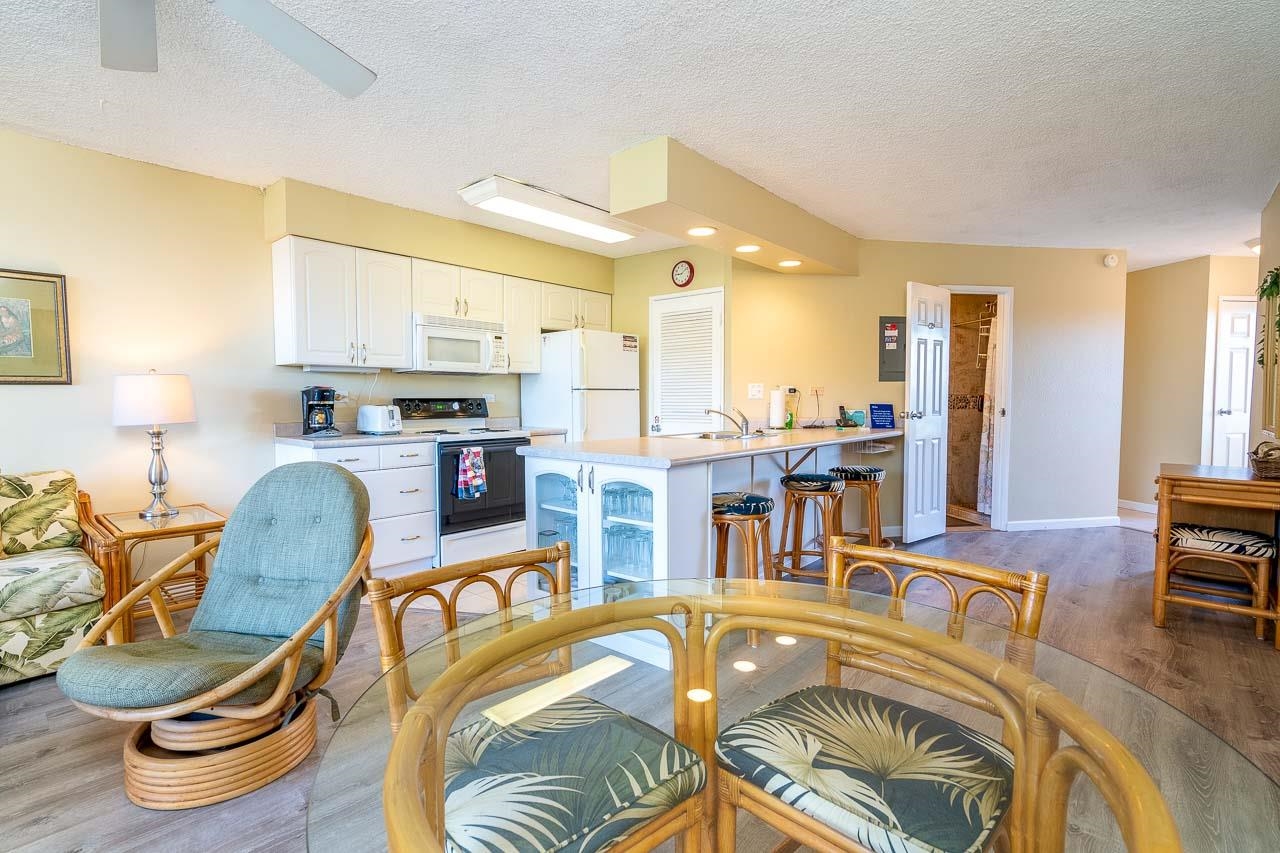 Maui Sunset condo # B303, Kihei, Hawaii - photo 8 of 25