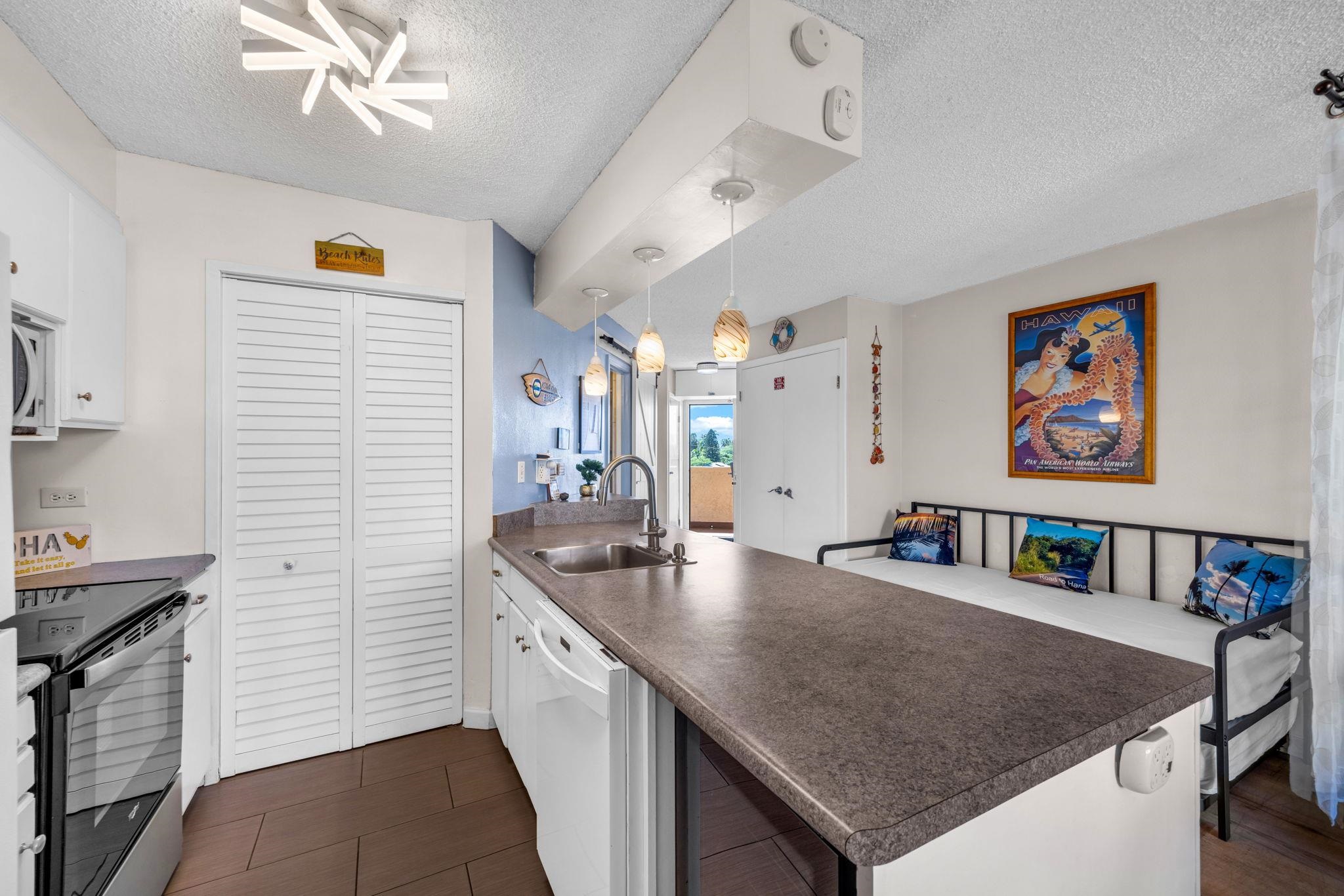 Maui Sunset condo # B402, Kihei, Hawaii - photo 8 of 43
