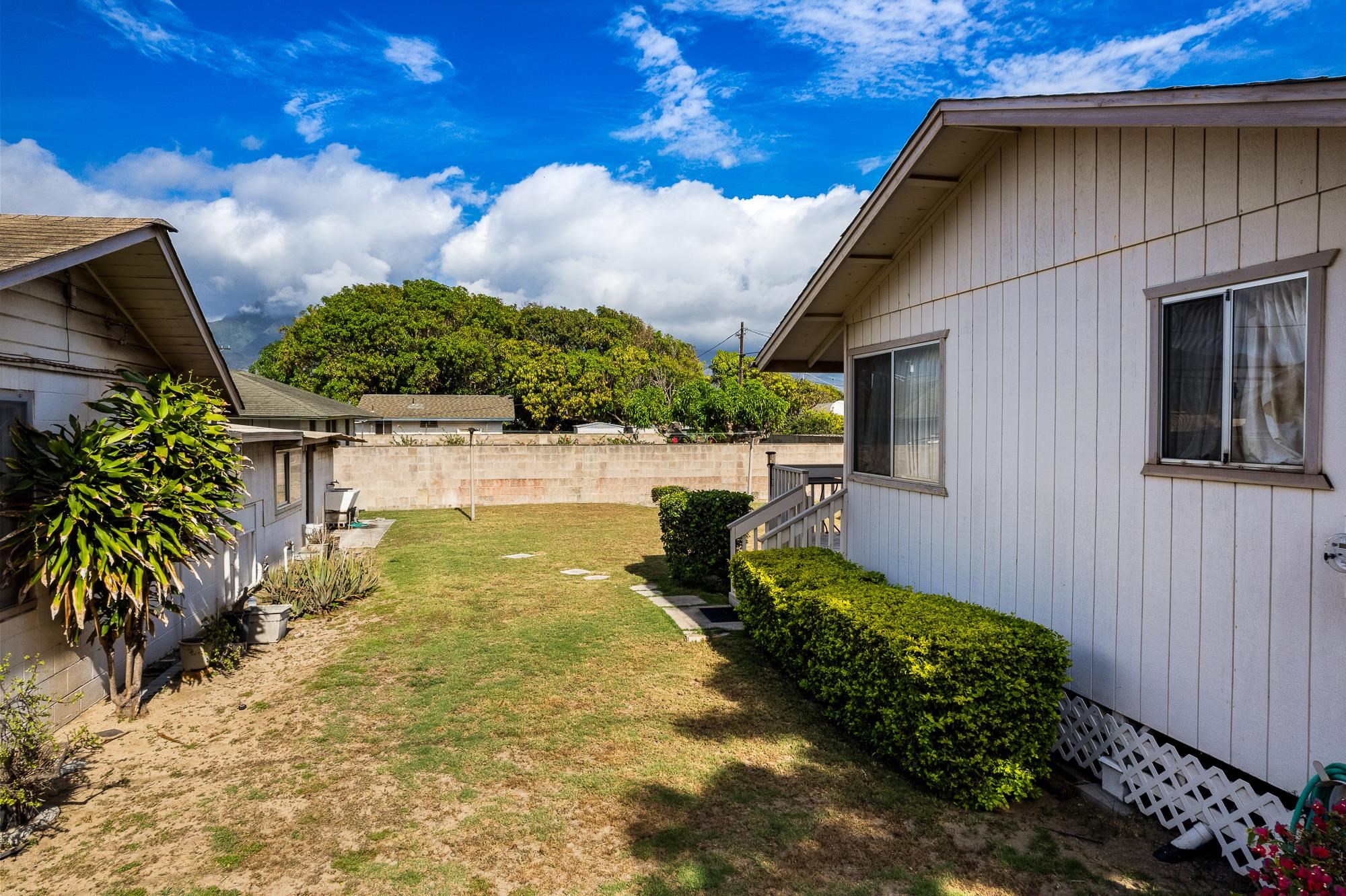 104  Kauai St , Kahului home - photo 3 of 34
