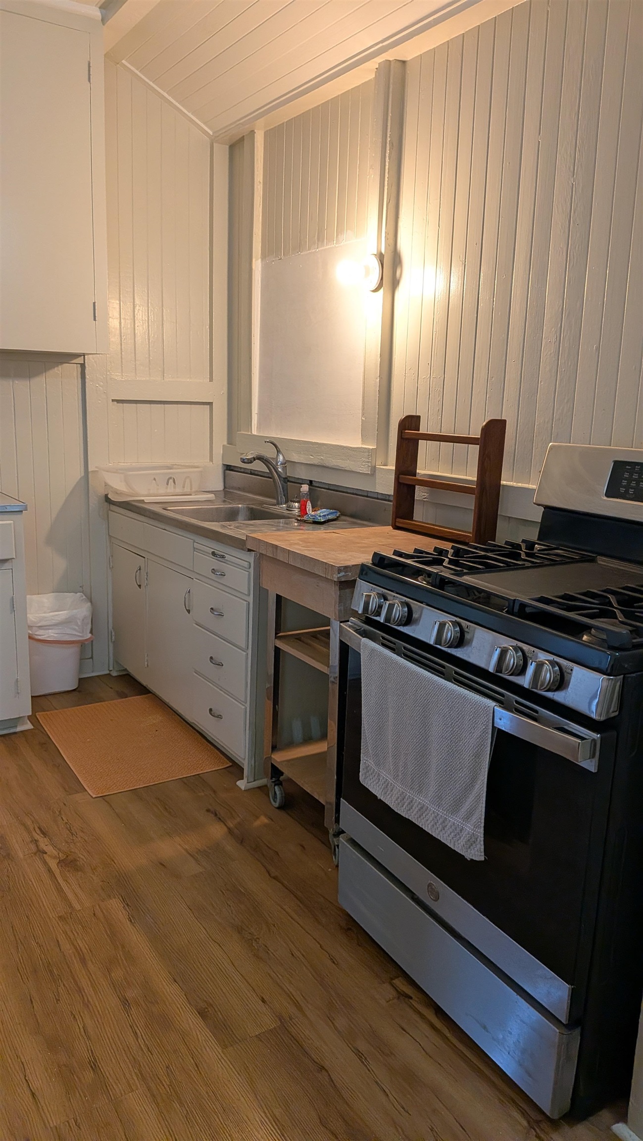 1046  Houston St , Lanai home - photo 6 of 11