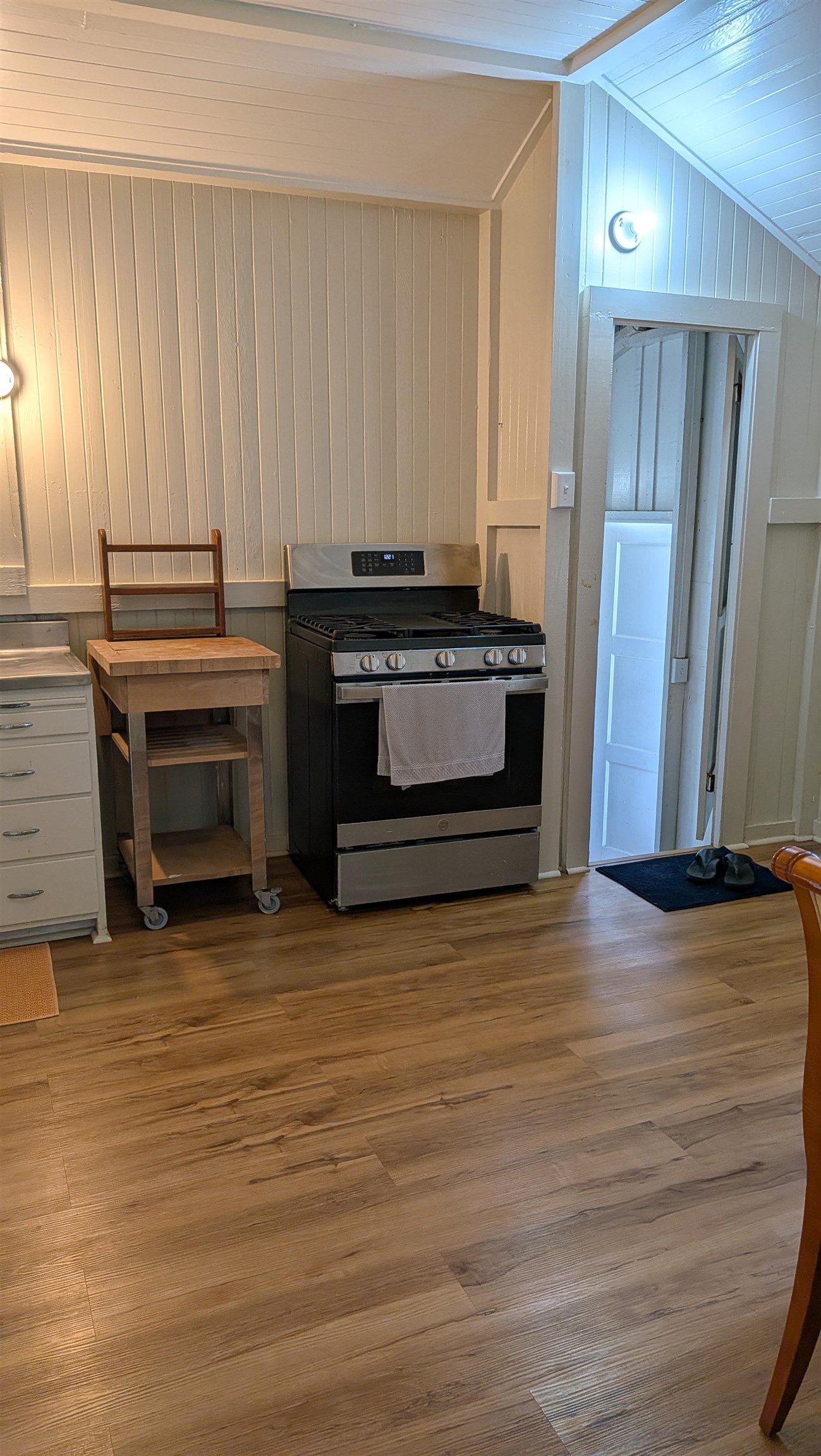 1046  Houston St , Lanai home - photo 8 of 11