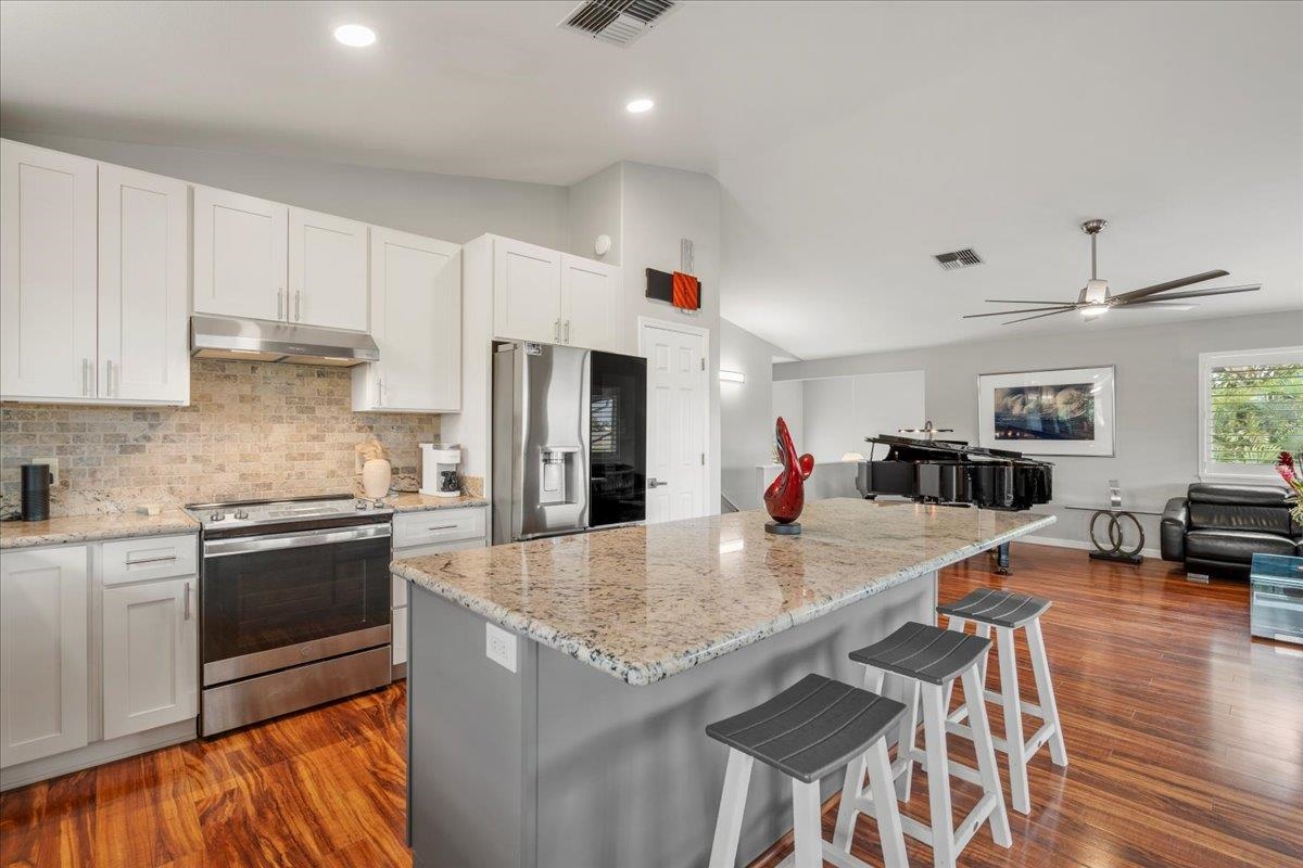 105  Honuhula Pl , Kihei home - photo 9 of 34