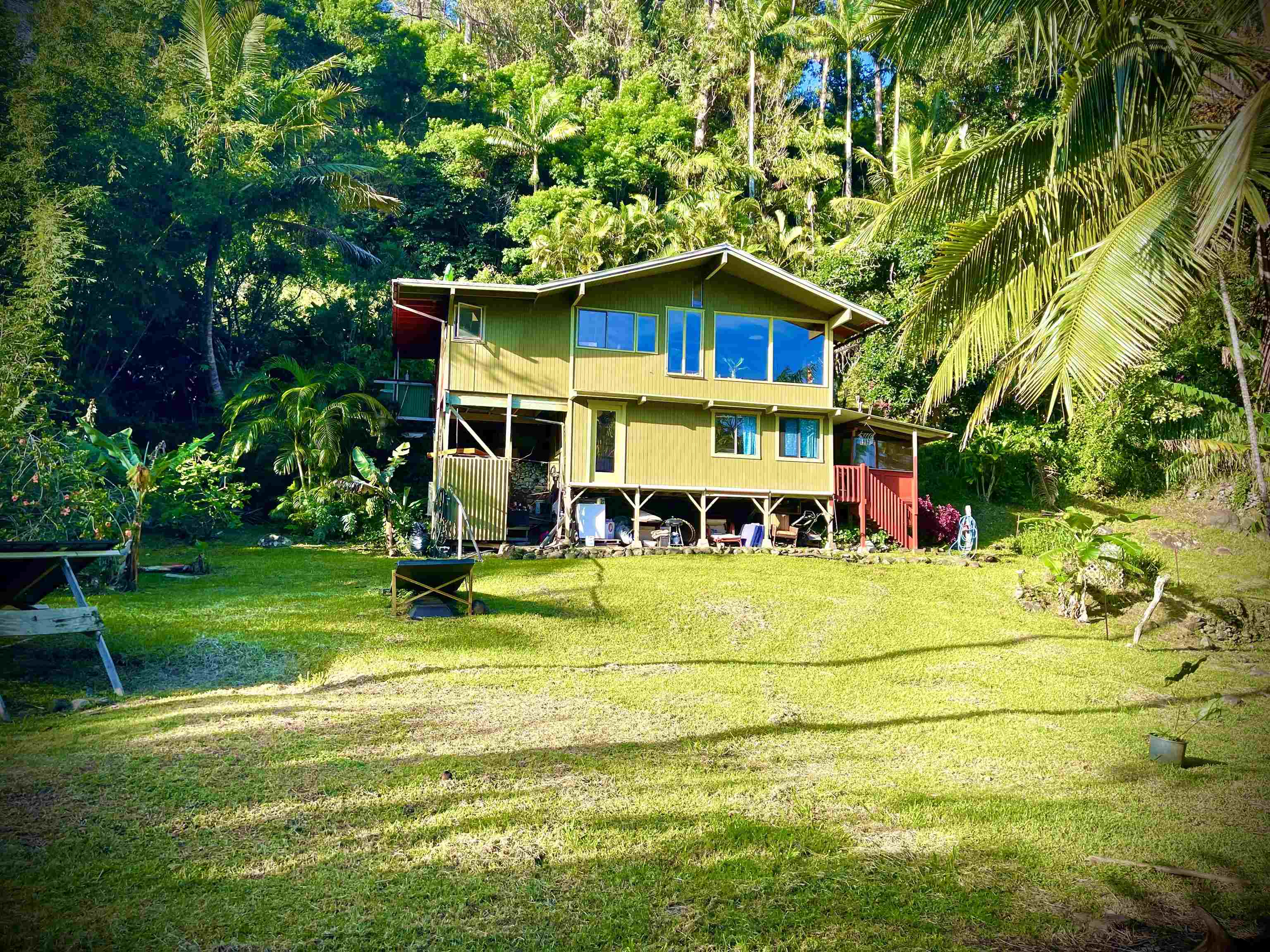 106  Hikiau Rd , Haiku home - photo 2 of 50