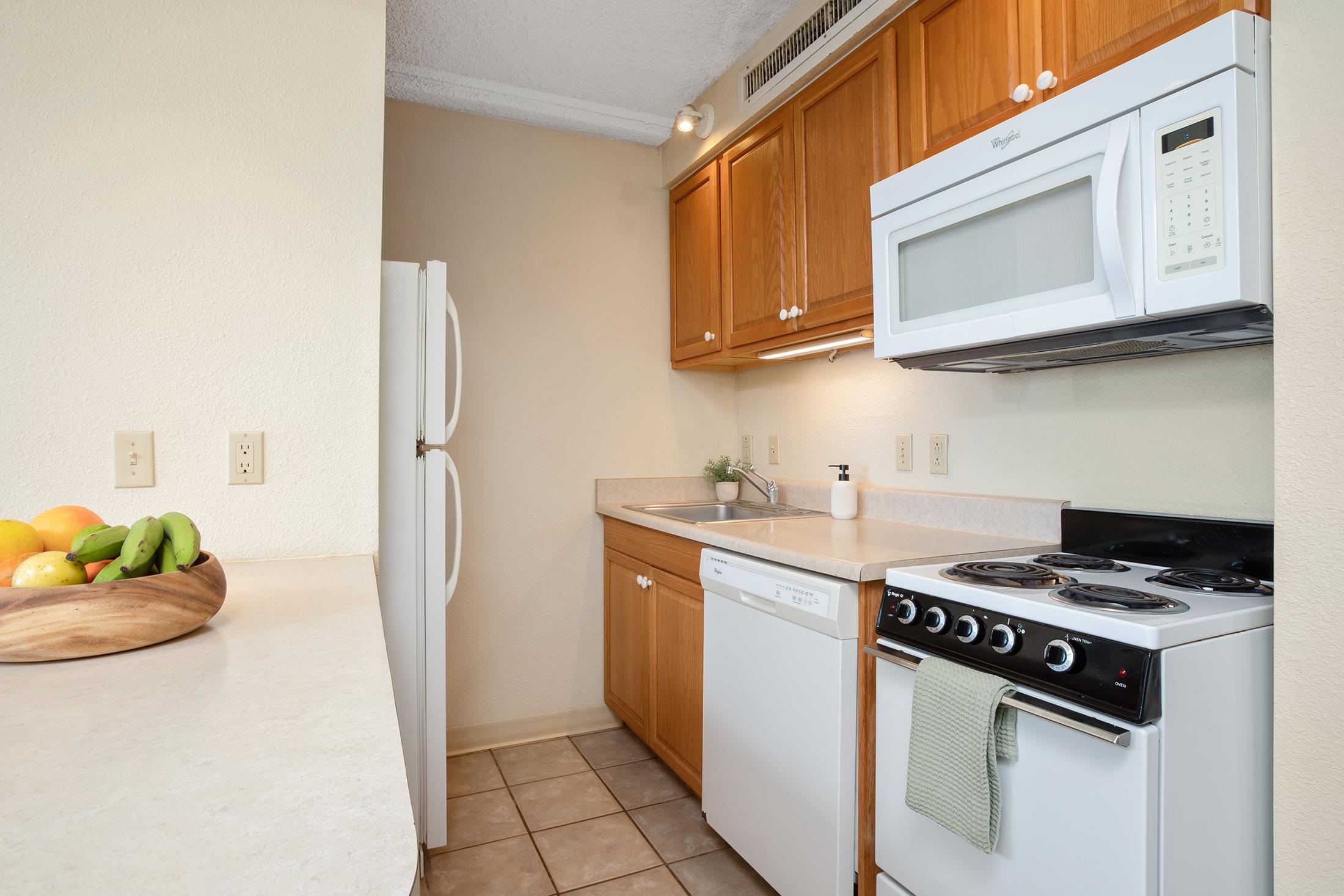 Maui Kai condo # 1002, Lahaina, Hawaii - photo 10 of 27