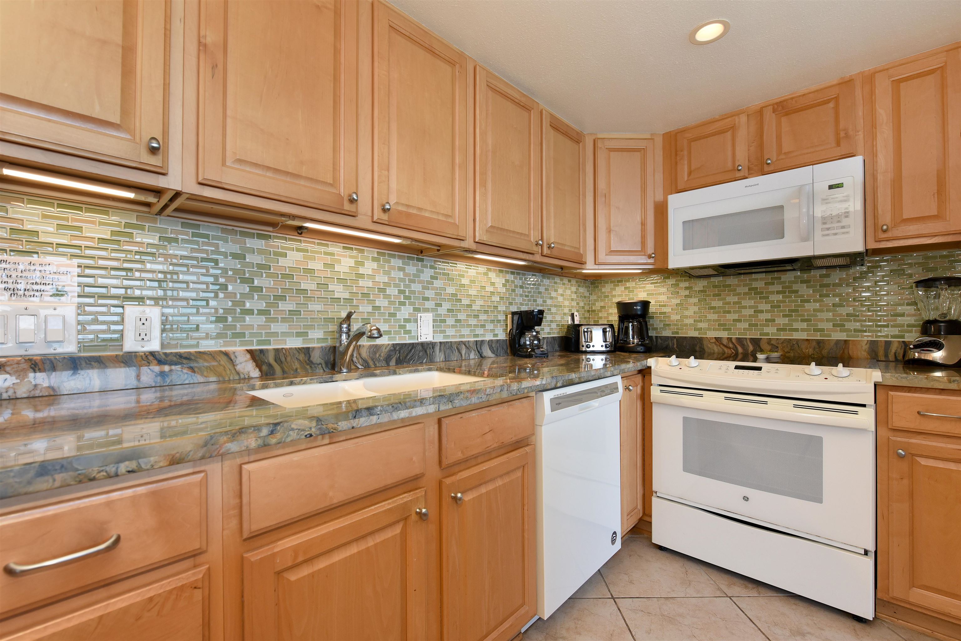 Maui Kai condo # 205, Lahaina, Hawaii - photo 5 of 46