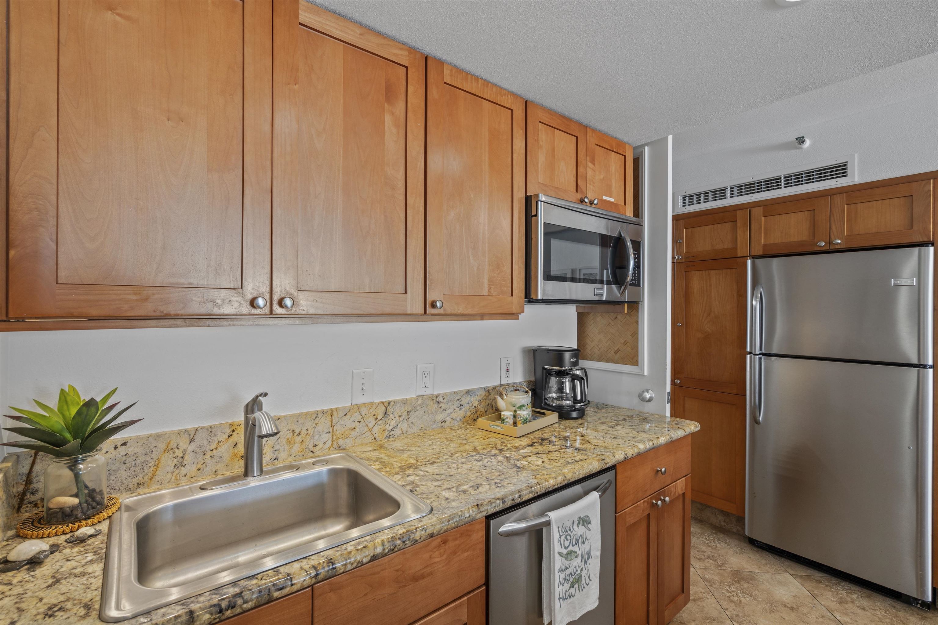 Maui Kai condo # 506, Lahaina, Hawaii - photo 11 of 28