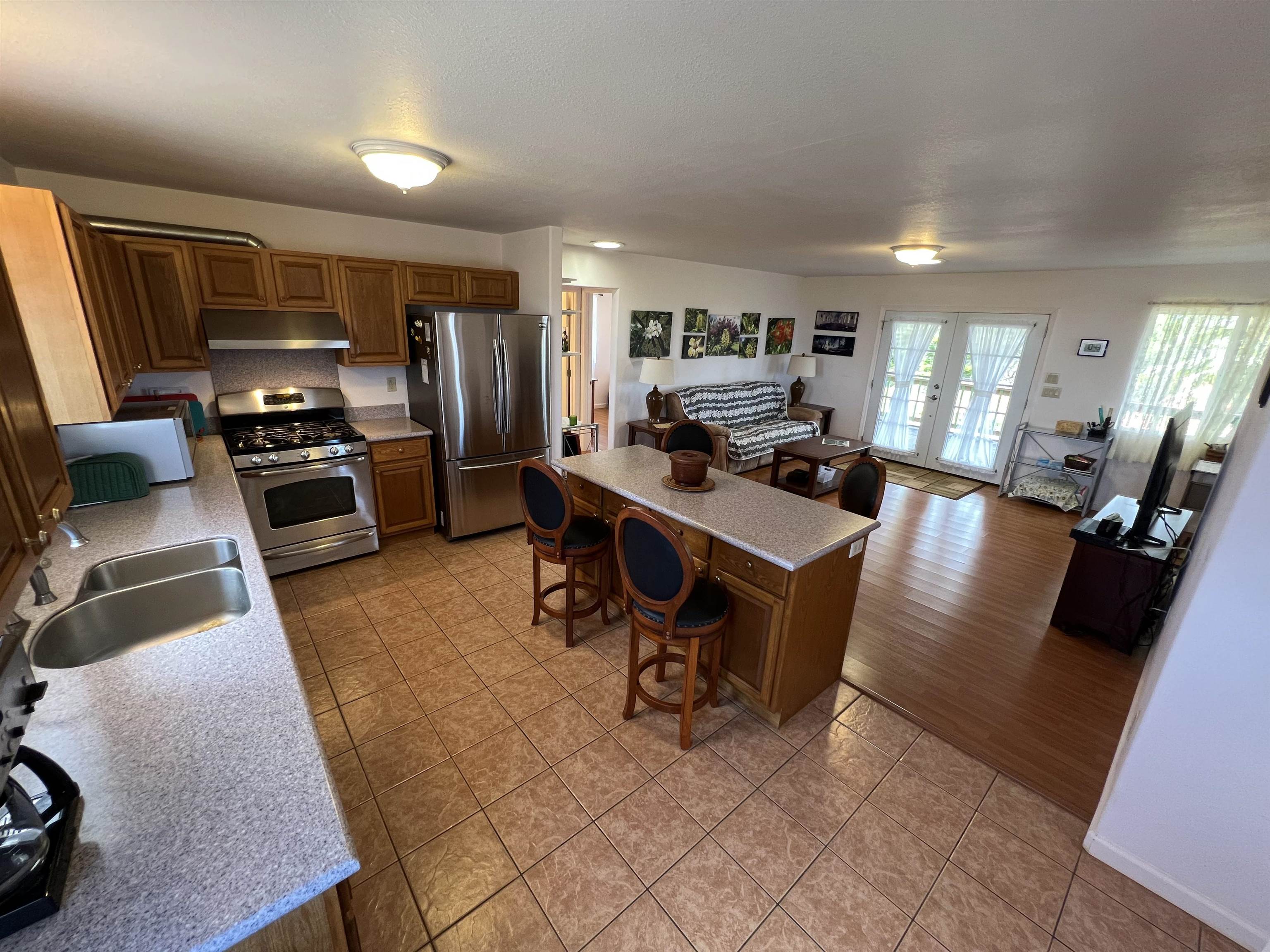 1060  Mamalu La'i Pl , Molokai home - photo 12 of 27