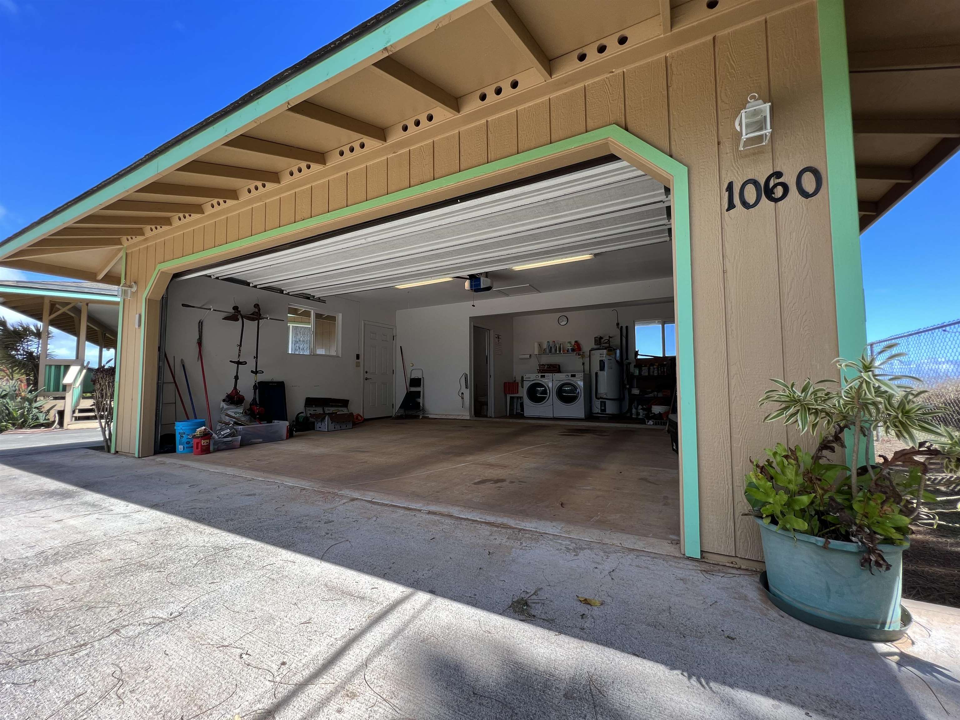 1060  Mamalu La'i Pl , Molokai home - photo 5 of 27