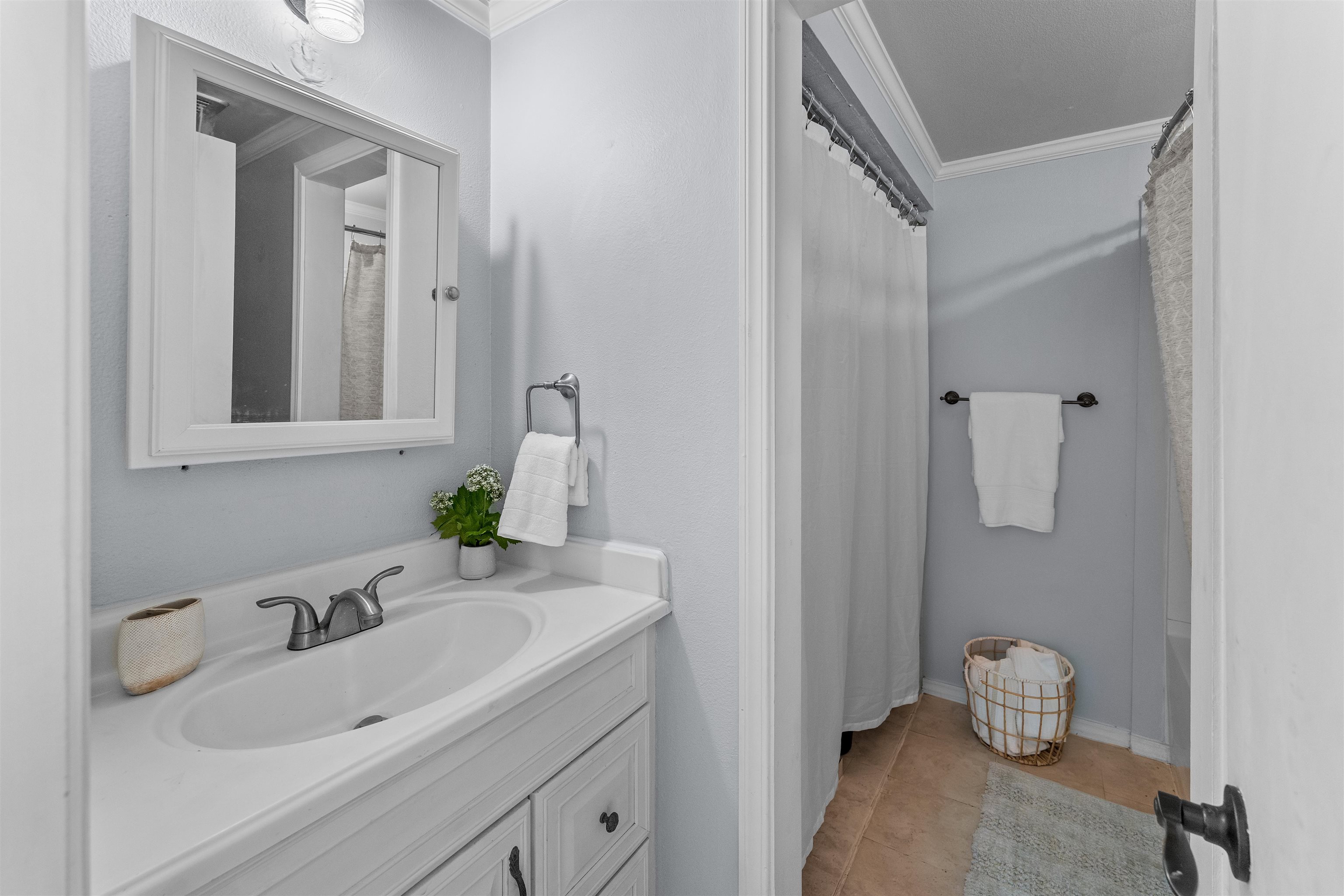 Puuone Towers and Plaza condo # 203, Wailuku, Hawaii - photo 15 of 22