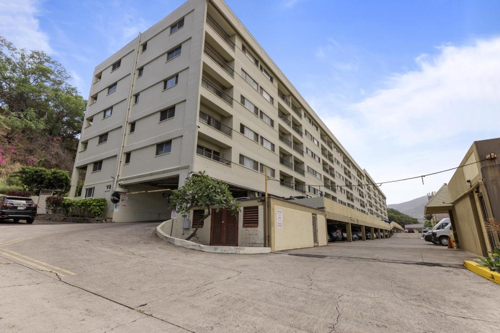 Puuone Towers and Plaza condo # 308, Wailuku, Hawaii - photo 25 of 37