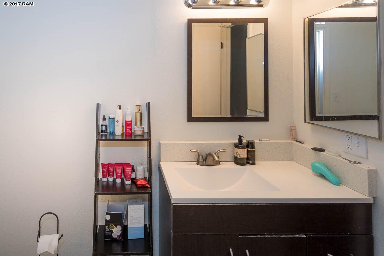 Puuone Towers and Plaza condo # 312, Wailuku, Hawaii - photo 15 of 28