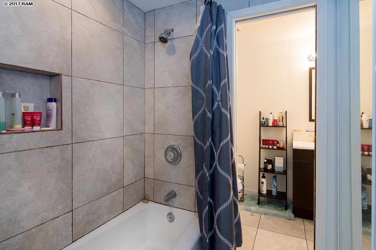 Puuone Towers and Plaza condo # 312, Wailuku, Hawaii - photo 17 of 28