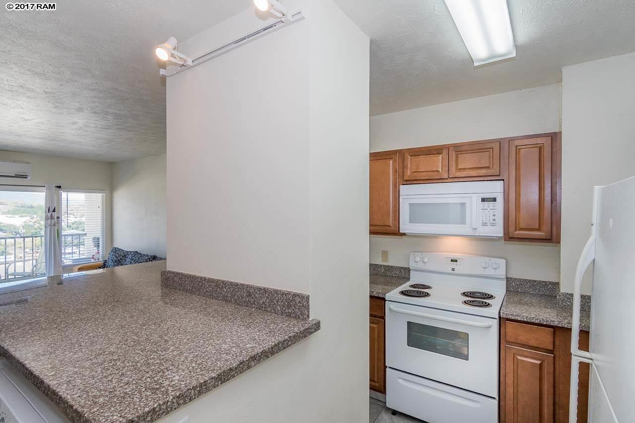 Puuone Towers and Plaza condo # 312, Wailuku, Hawaii - photo 4 of 28