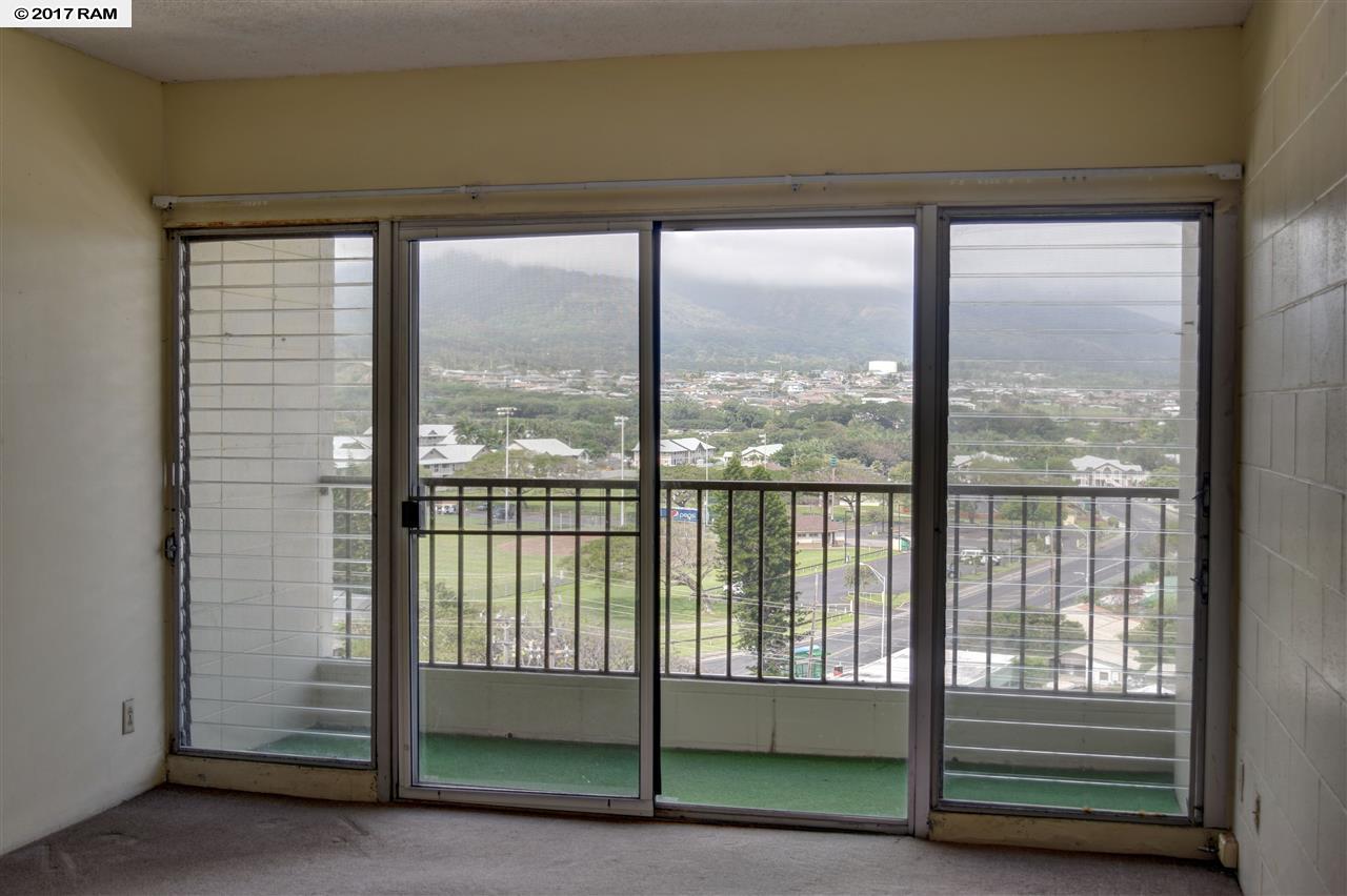 Puuone Towers and Plaza condo # 606, Wailuku, Hawaii - photo 3 of 10