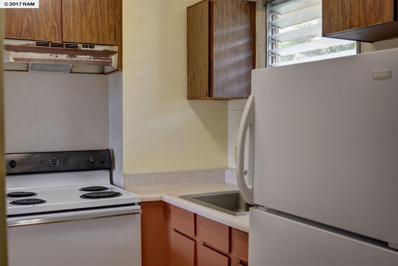 Puuone Towers and Plaza condo # 606, Wailuku, Hawaii - photo 4 of 10
