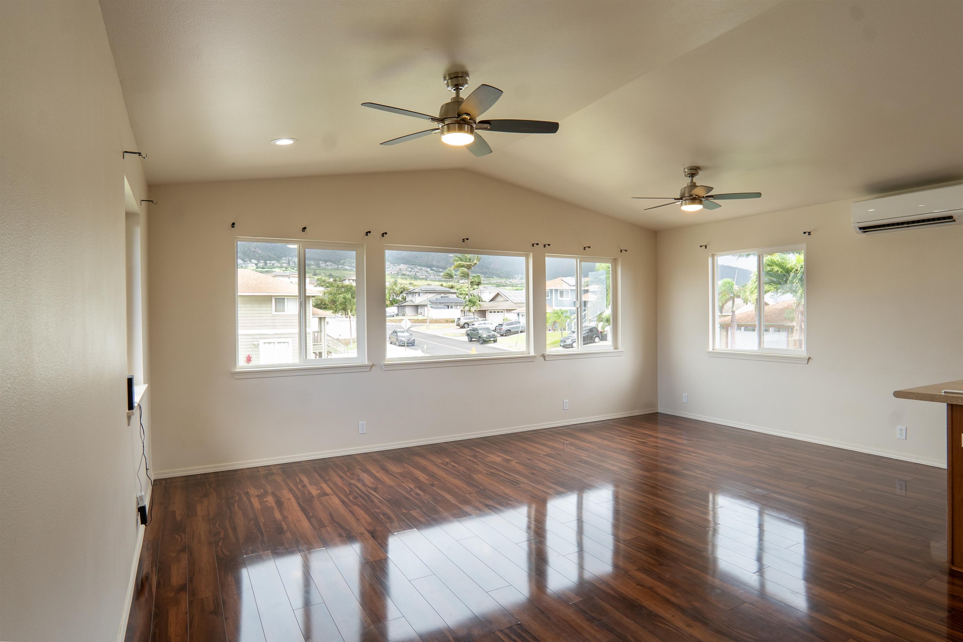 107  Makaukau Loop Waikapu Gardens, Wailuku home - photo 2 of 36