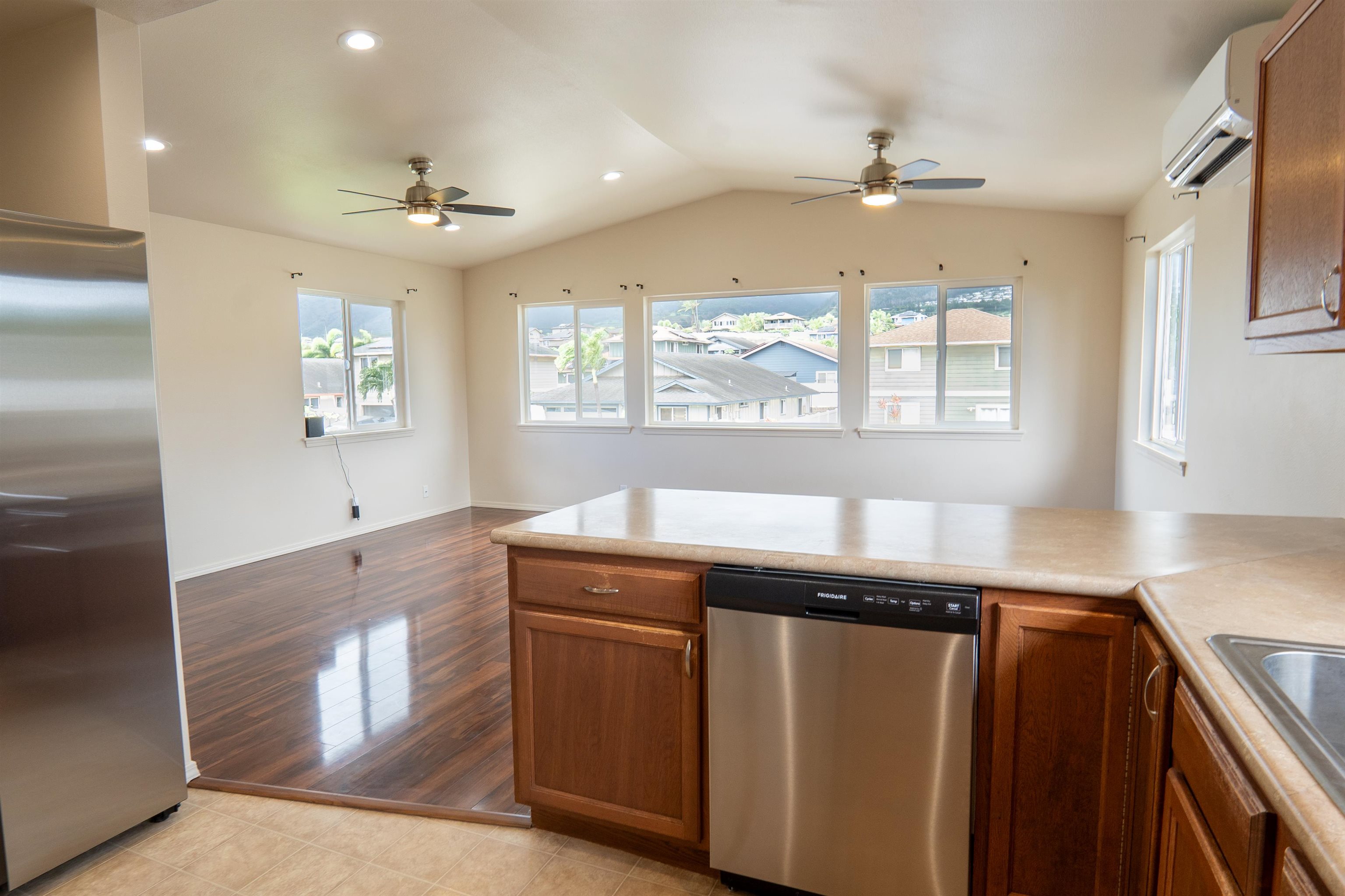 107  Makaukau Loop Waikapu Gardens, Wailuku home - photo 6 of 36