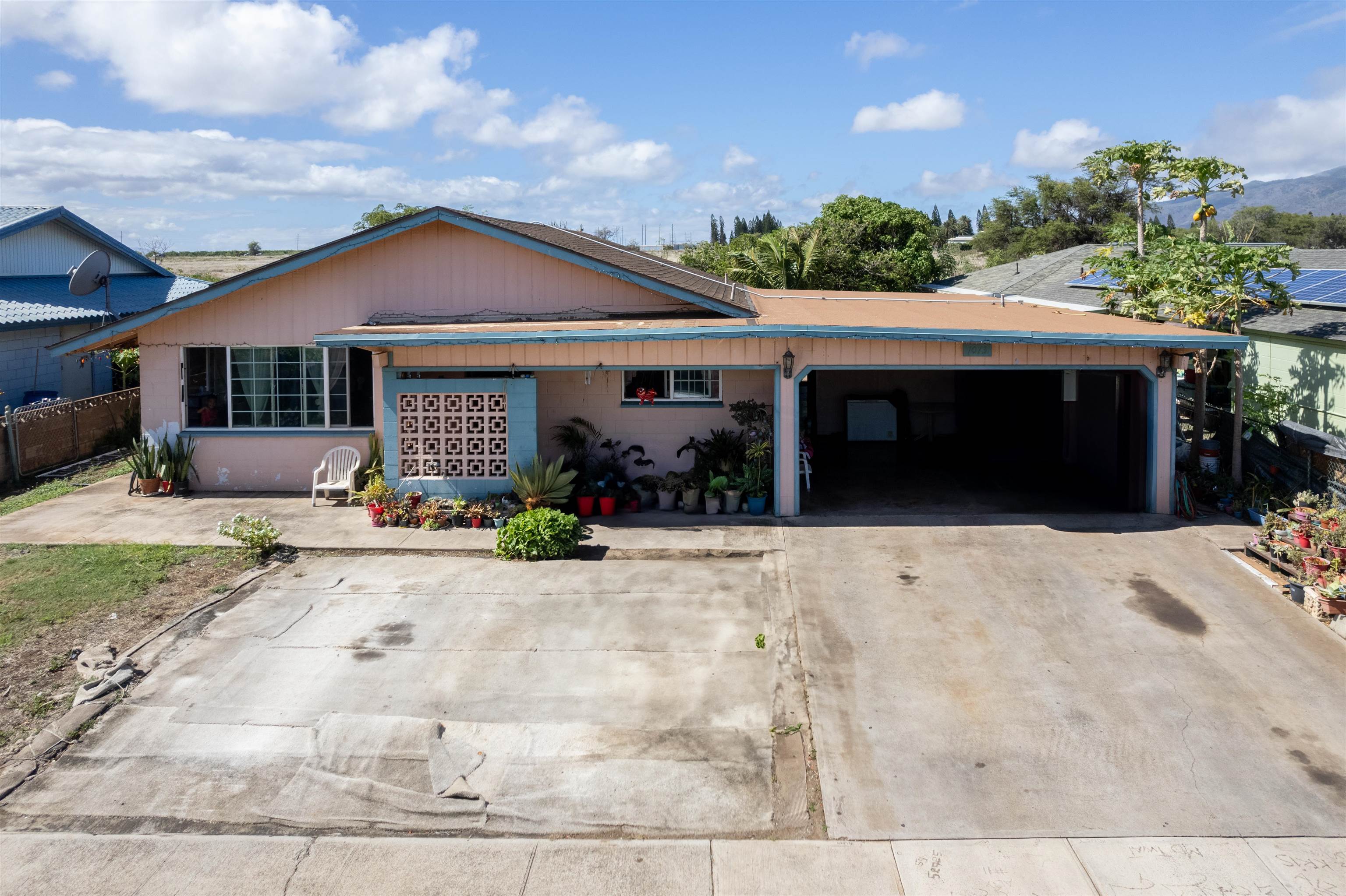 1073  Makalii St , Kahului home - photo 3 of 13