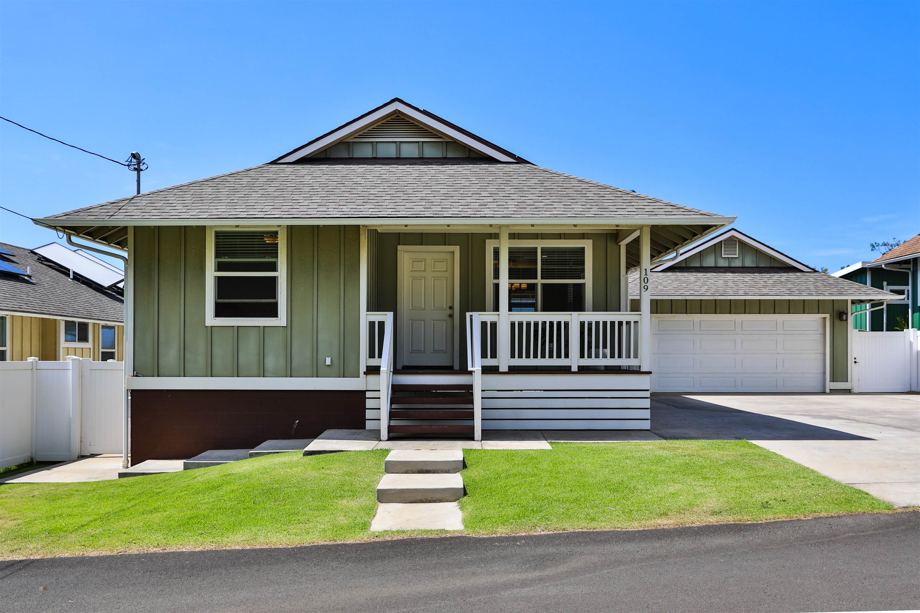 109  Kulolio St , Haiku home - photo 2 of 46