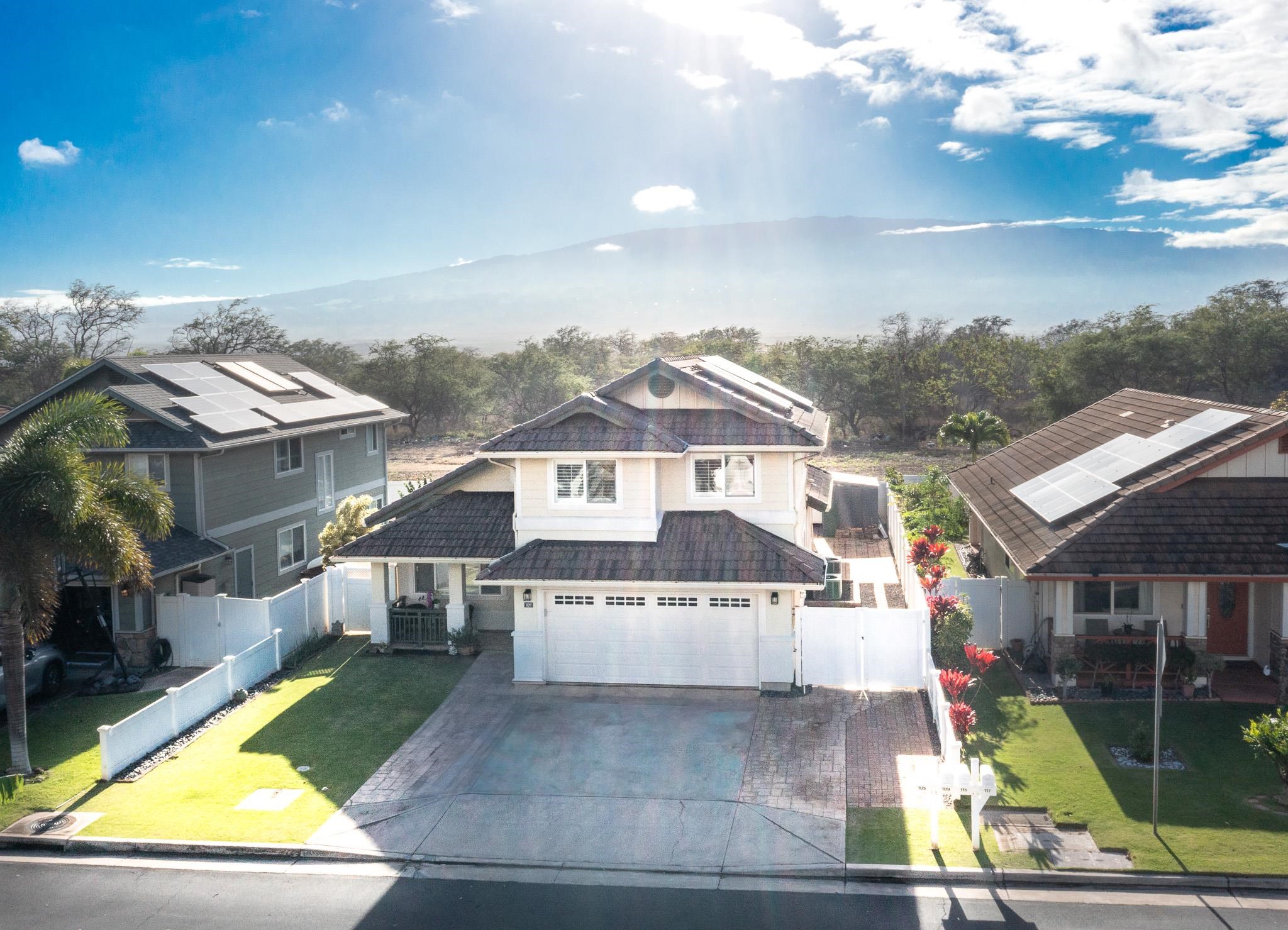 109  Molehulehu Loop The Legends At Maui Lani, Kahului home - photo 2 of 17