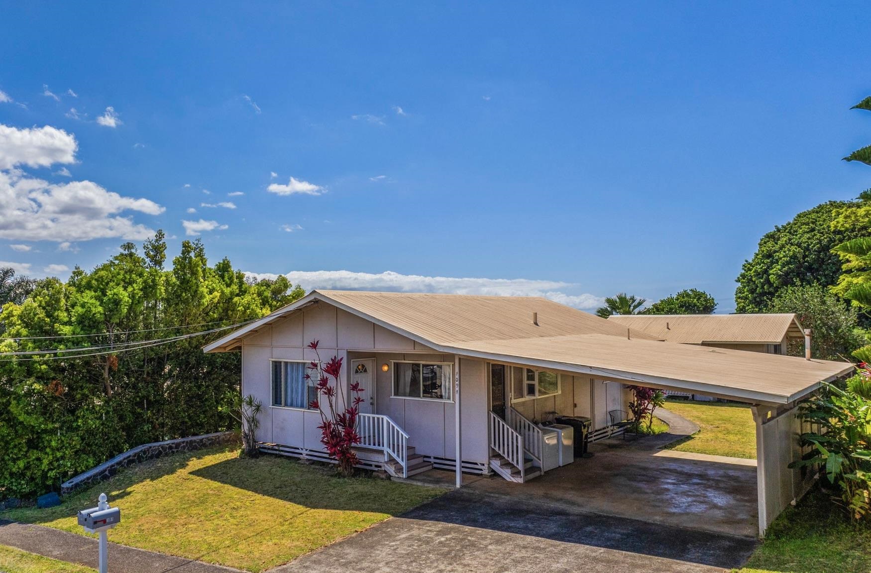 1091  Puana St Makawao Town, Makawao/Olinda/Haliimaile home - photo 3 of 49