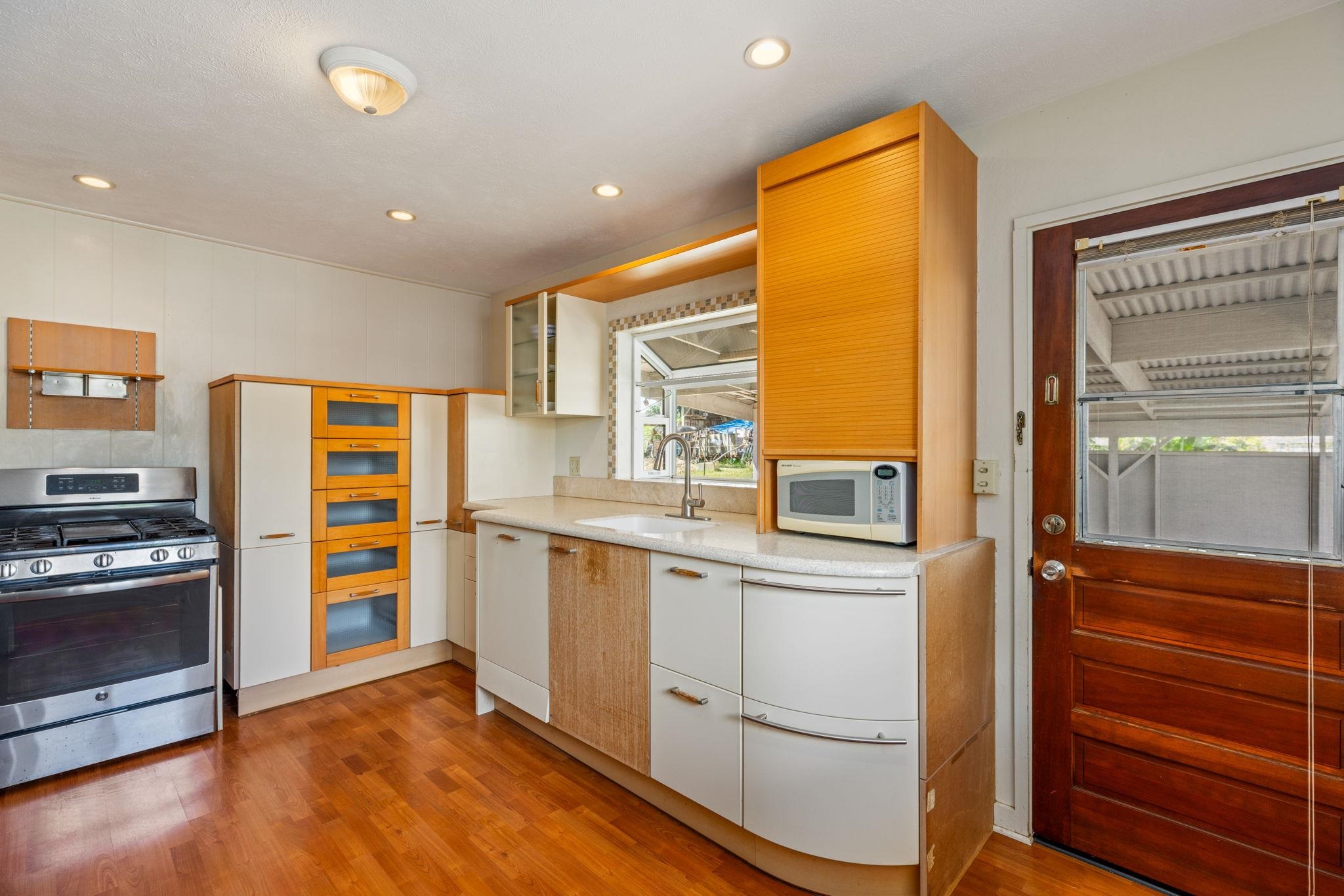 1091  Puana St Makawao Town, Makawao/Olinda/Haliimaile home - photo 24 of 49