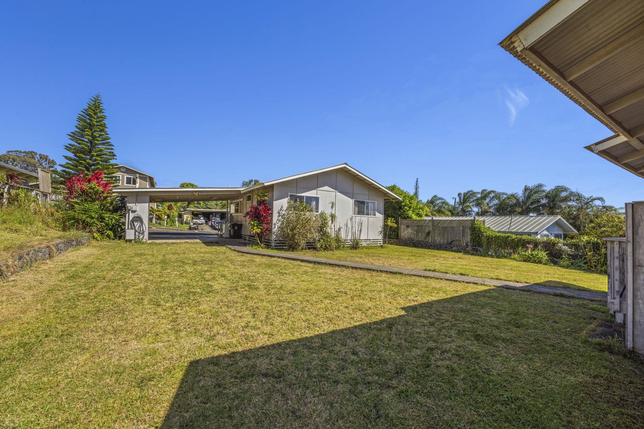 1091  Puana St Makawao Town, Makawao/Olinda/Haliimaile home - photo 30 of 49
