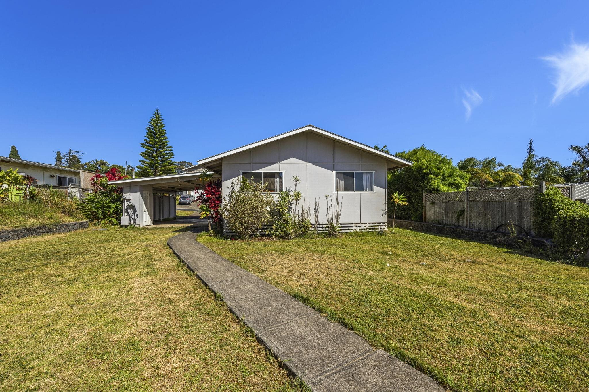 1091  Puana St Makawao Town, Makawao/Olinda/Haliimaile home - photo 31 of 49