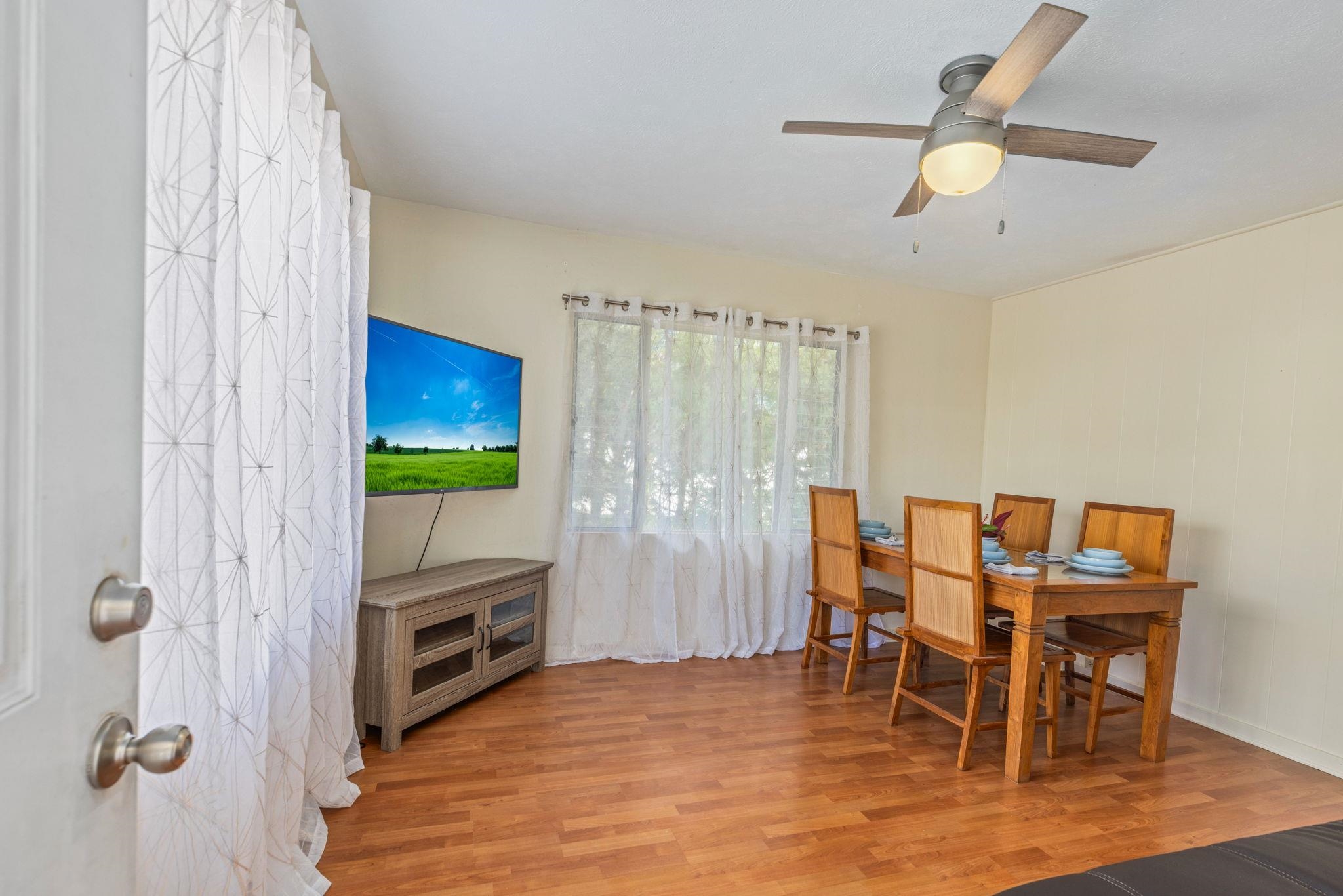 1091  Puana St Makawao Town, Makawao/Olinda/Haliimaile home - photo 7 of 49